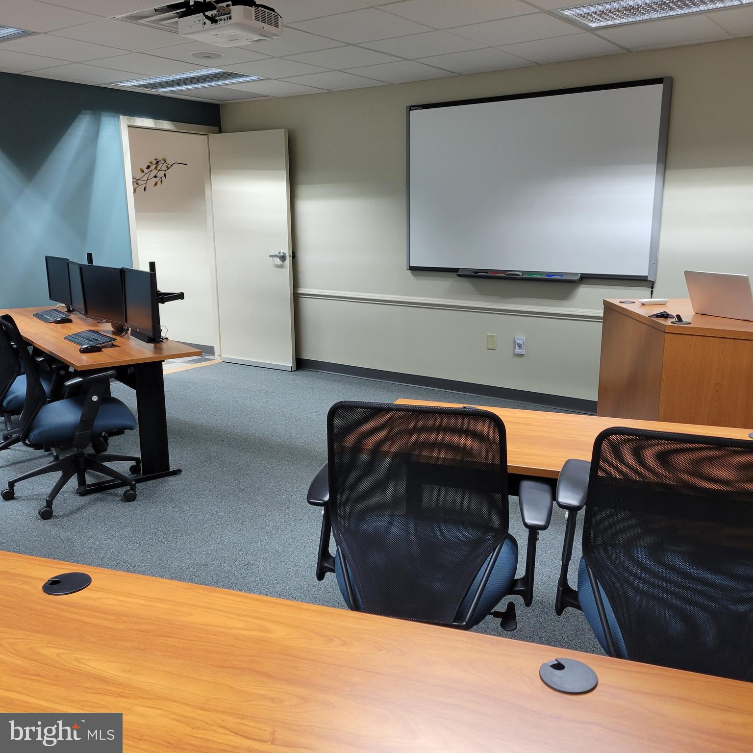 EXECUTIVE PARK NORTH - Commercial Lease