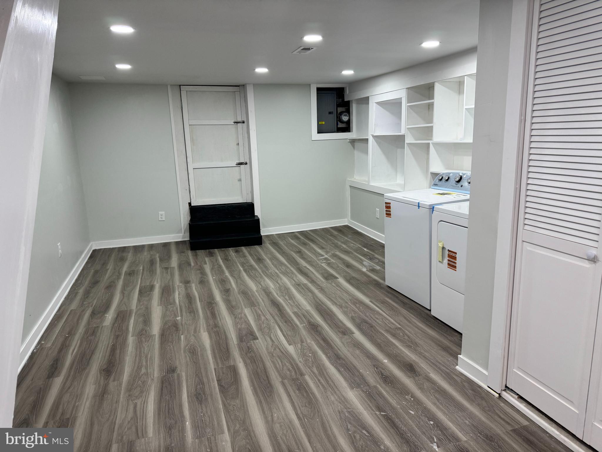 GIRARD ESTATES - Residential