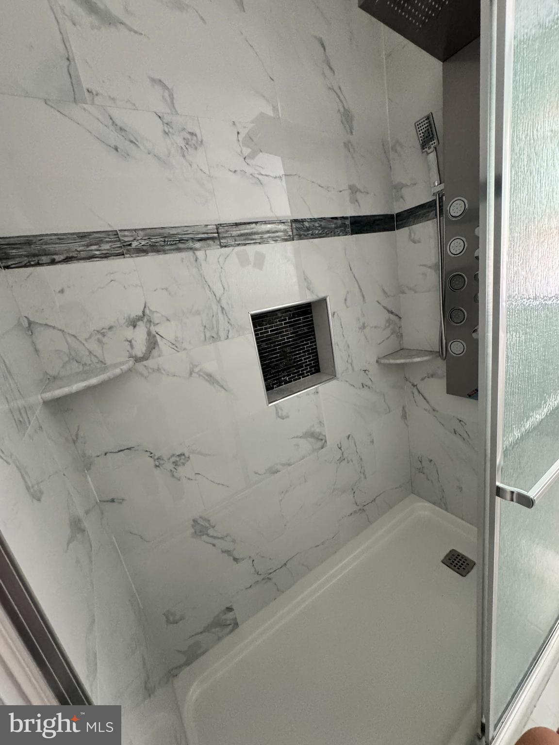 GIRARD ESTATES - Residential