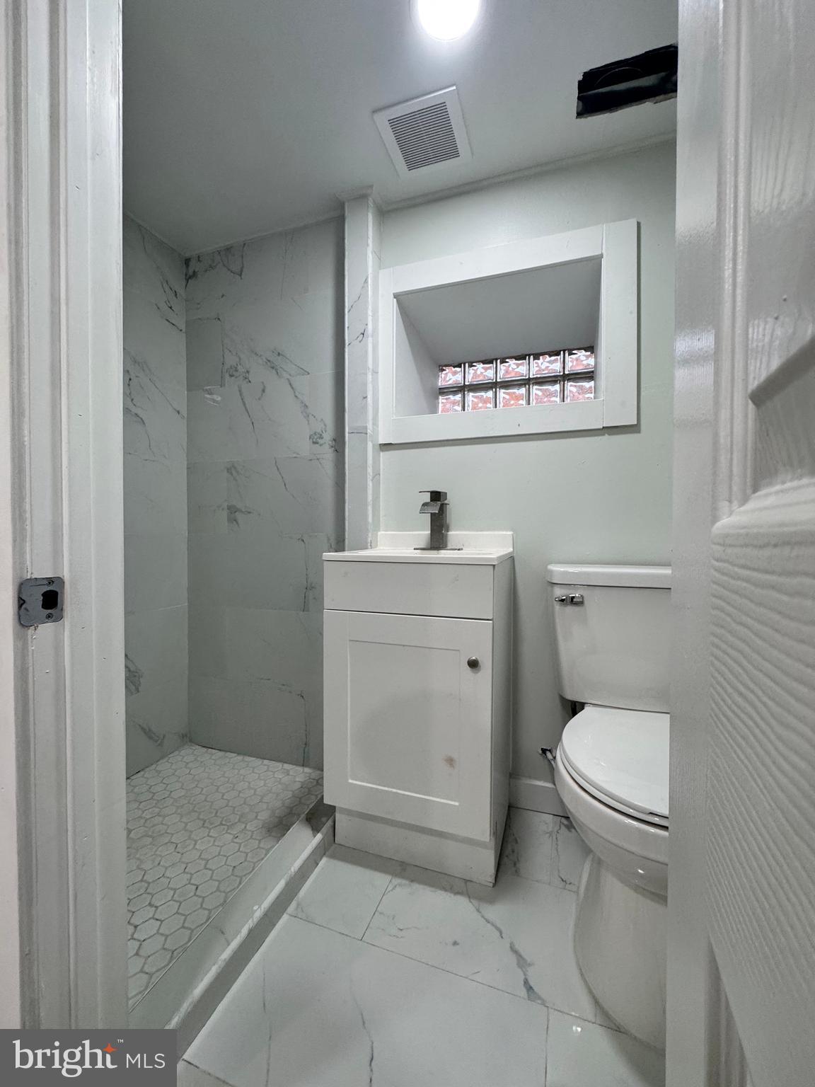 GIRARD ESTATES - Residential