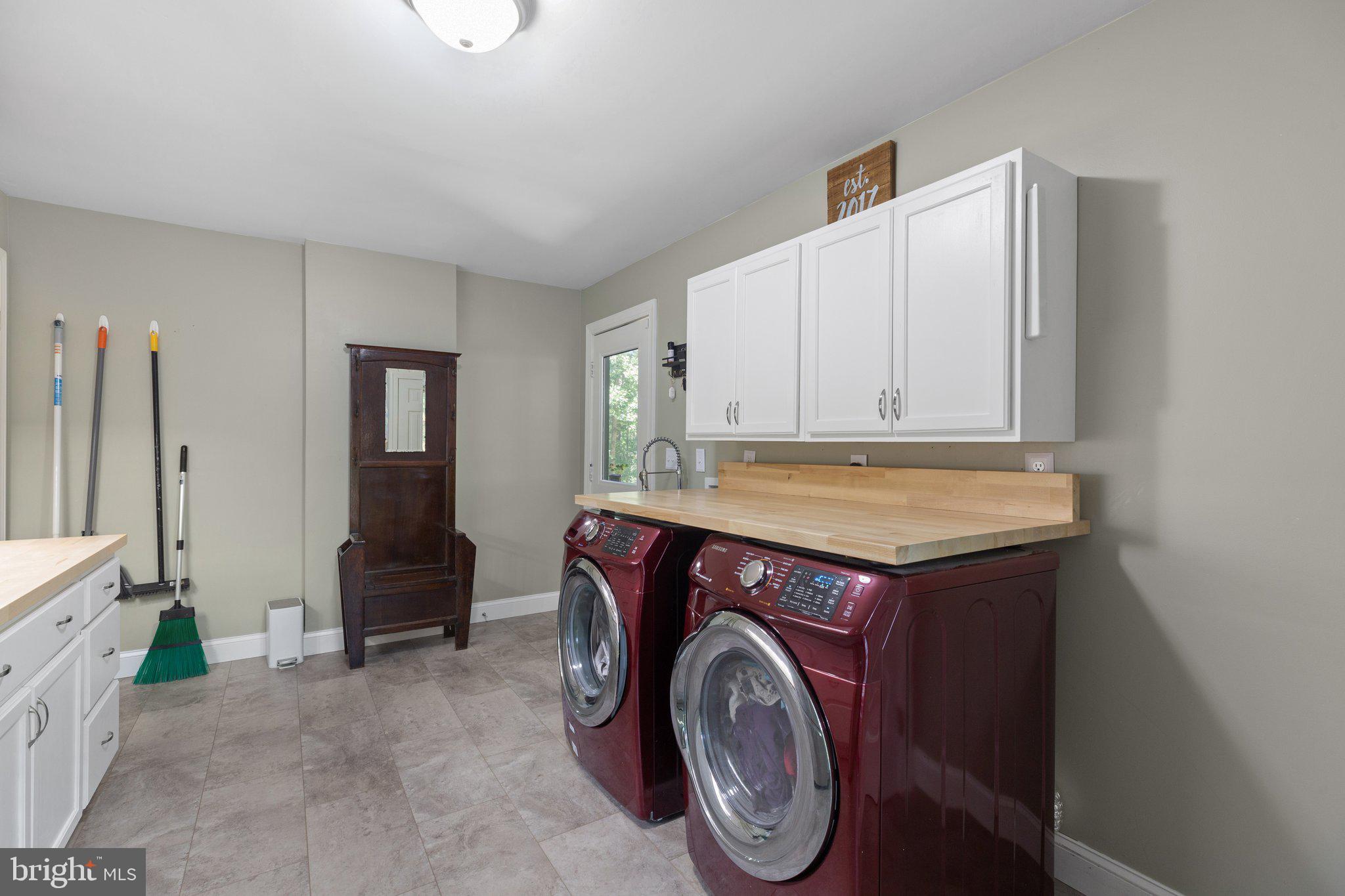 CHAPEL HILLS - Residential