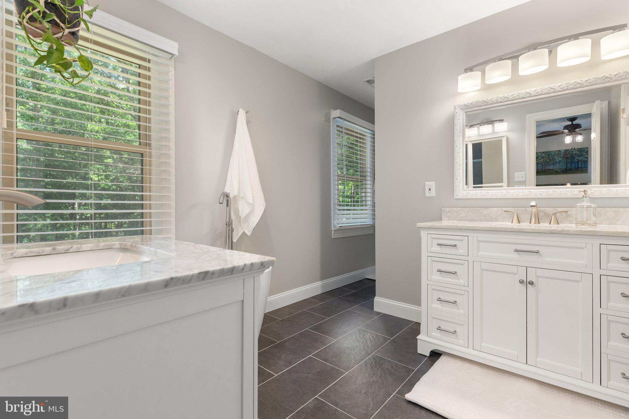 CHAPEL HILLS - Residential