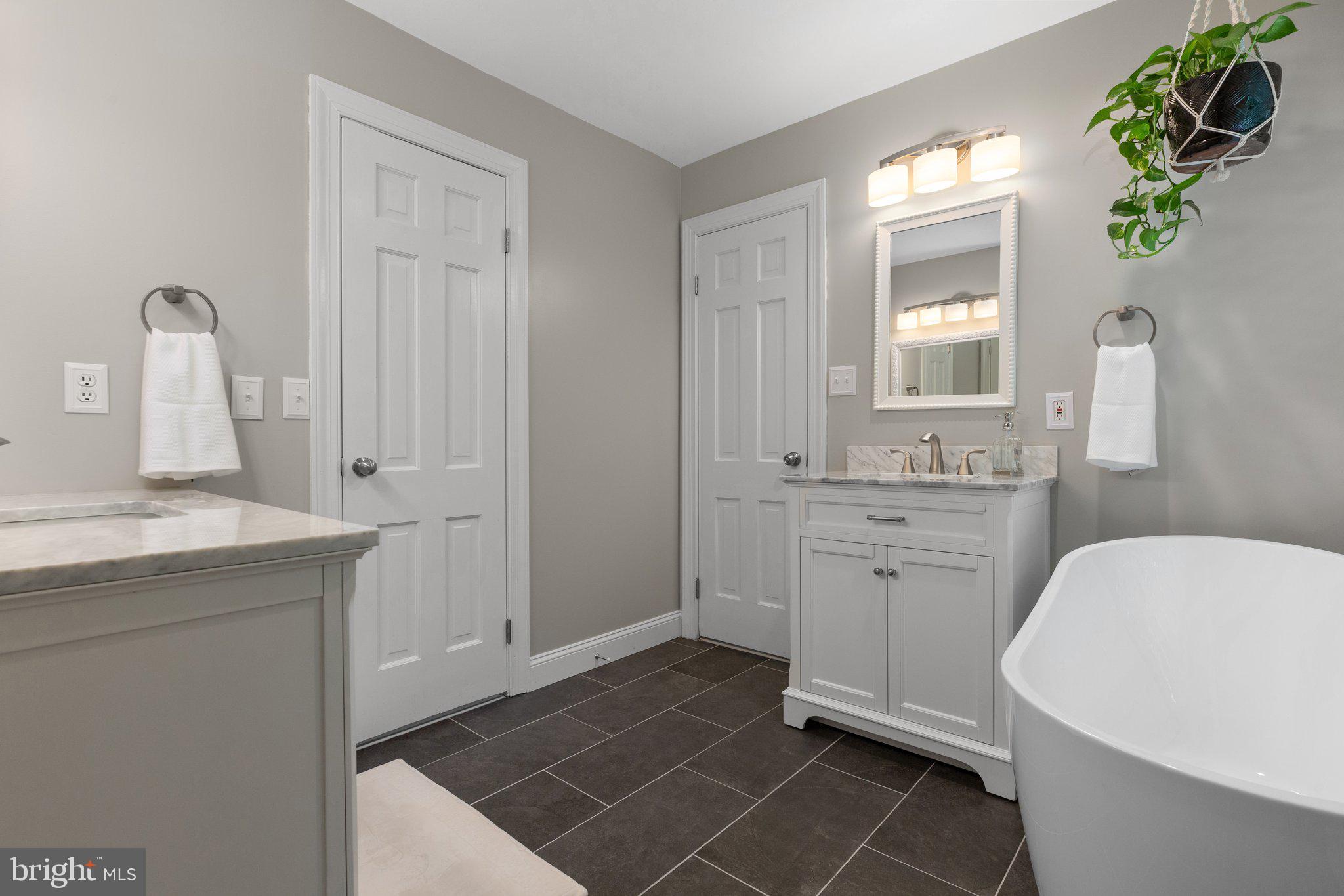 CHAPEL HILLS - Residential