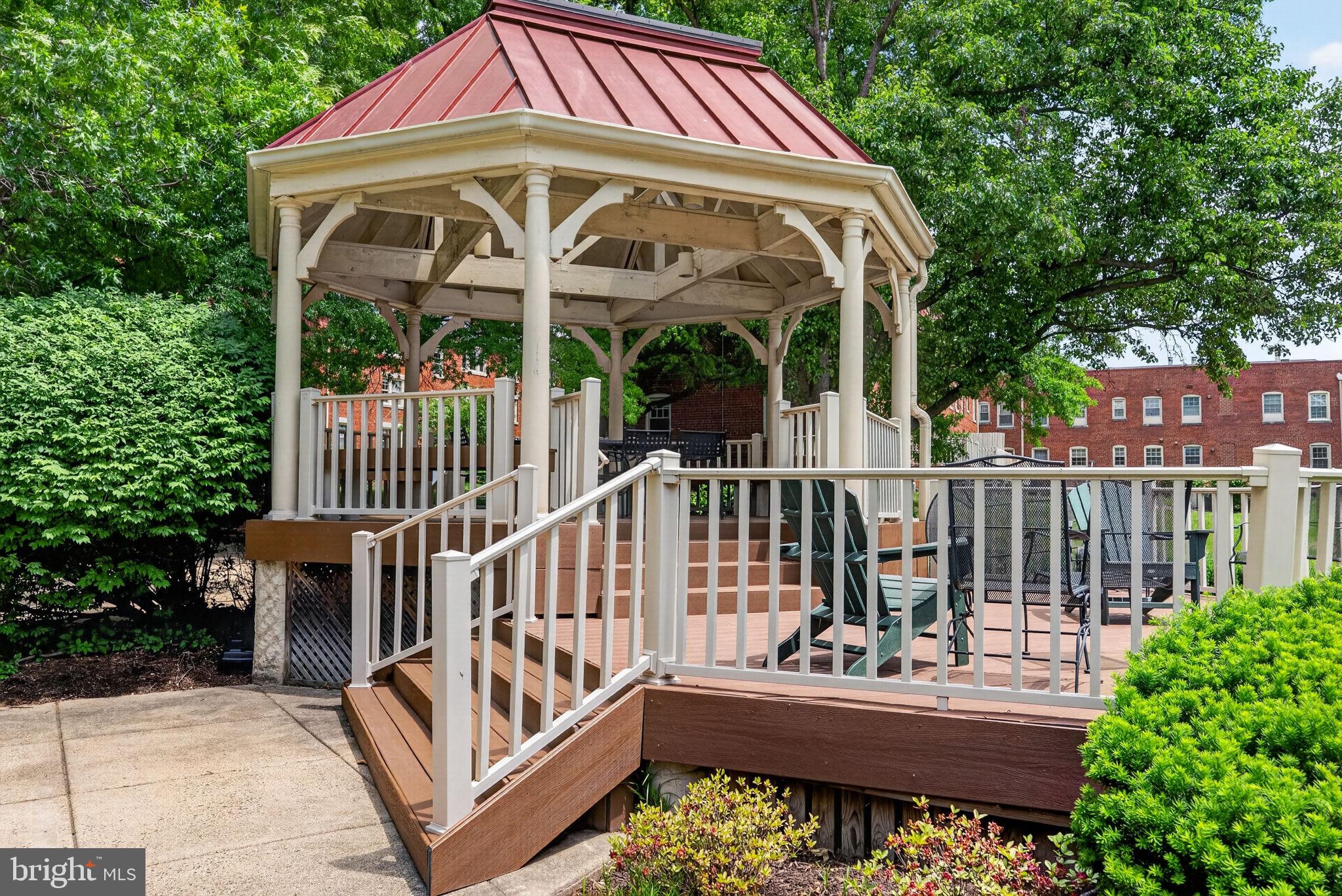 HARBOR TERRACE - Residential