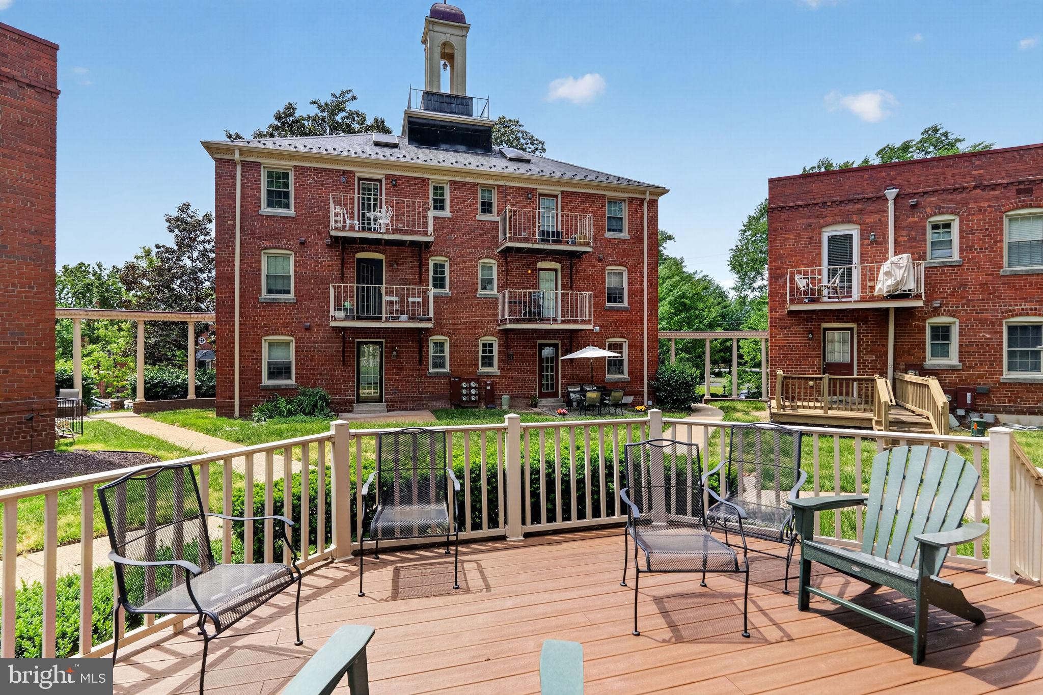 HARBOR TERRACE - Residential