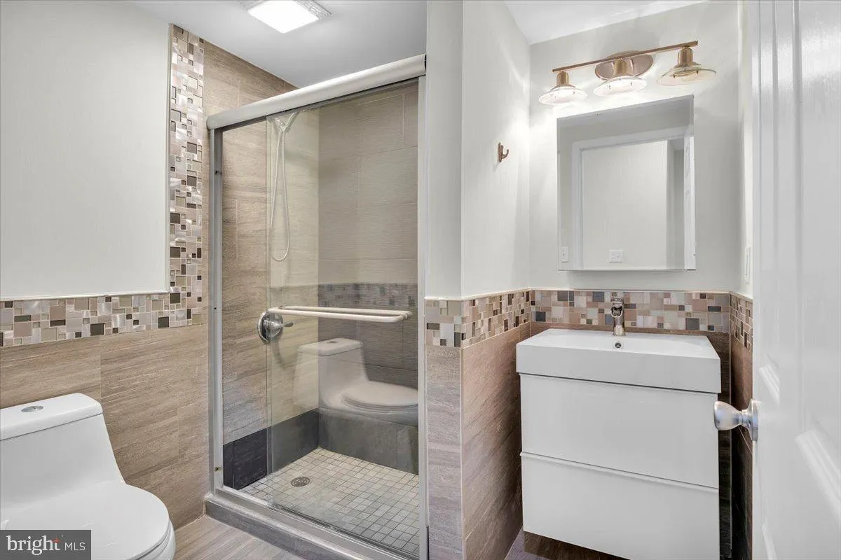 Philadelphia, Pennsylvania 19147, United States, 2 Bedrooms Bedrooms, ,1 BathroomBathrooms,Residential,Active,136912