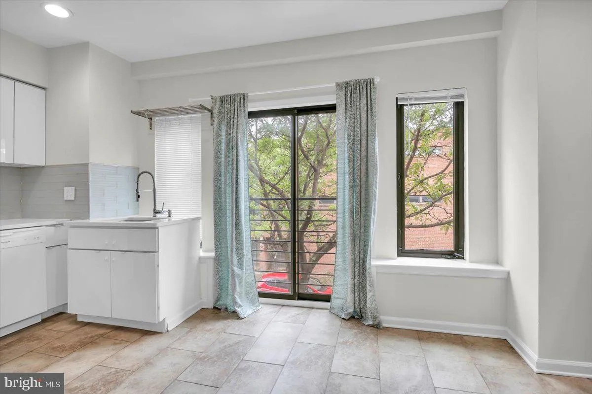 Philadelphia, Pennsylvania 19147, United States, 2 Bedrooms Bedrooms, ,1 BathroomBathrooms,Residential,Active,136912