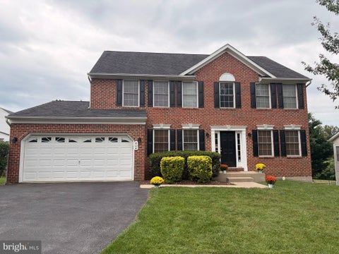 Photo of 404 Bridlewreath Way, MT AIRY, MD 21771 (MLS # MDCR2037948)