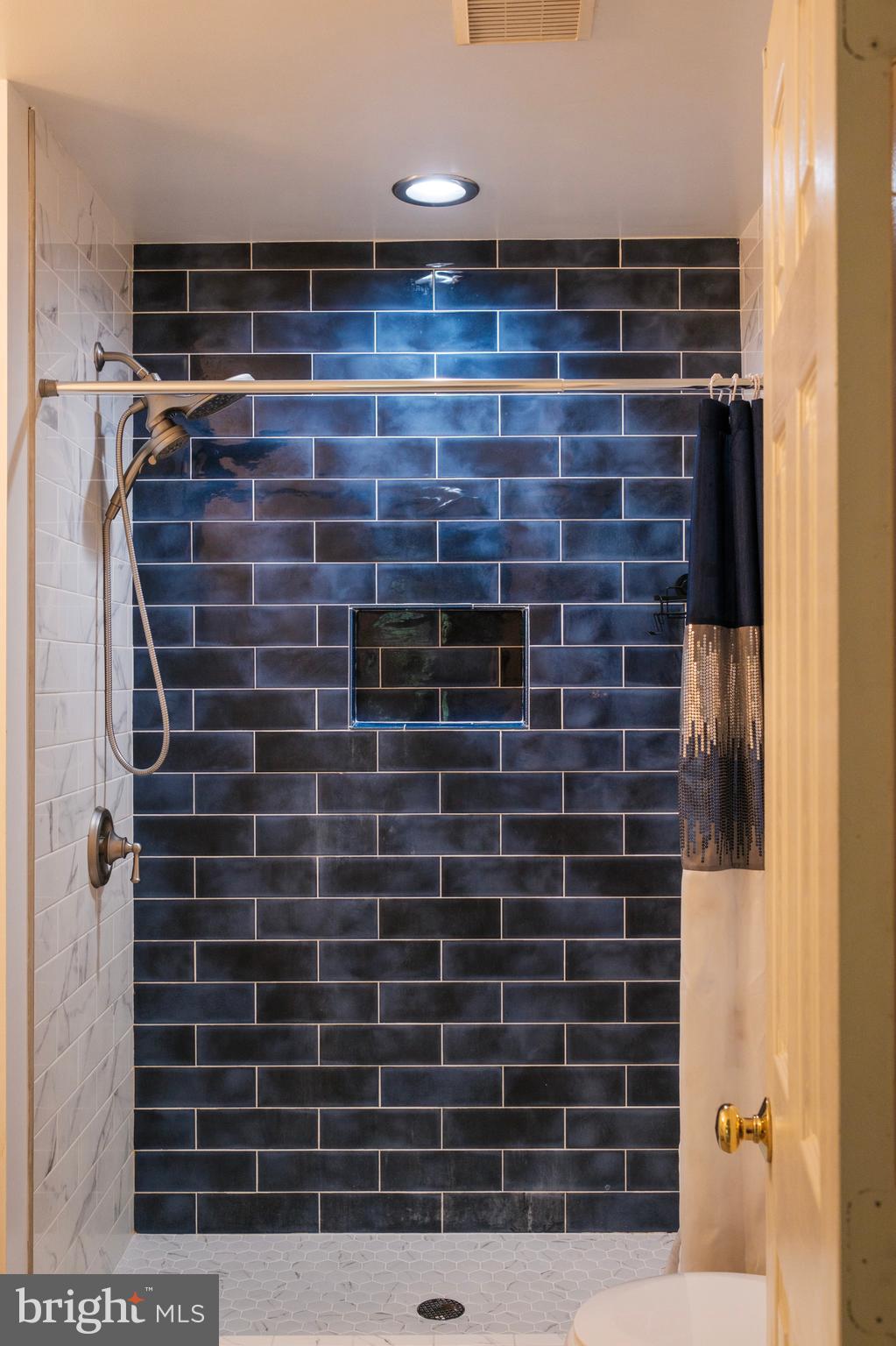 SHADOWBROOK - Residential Lease