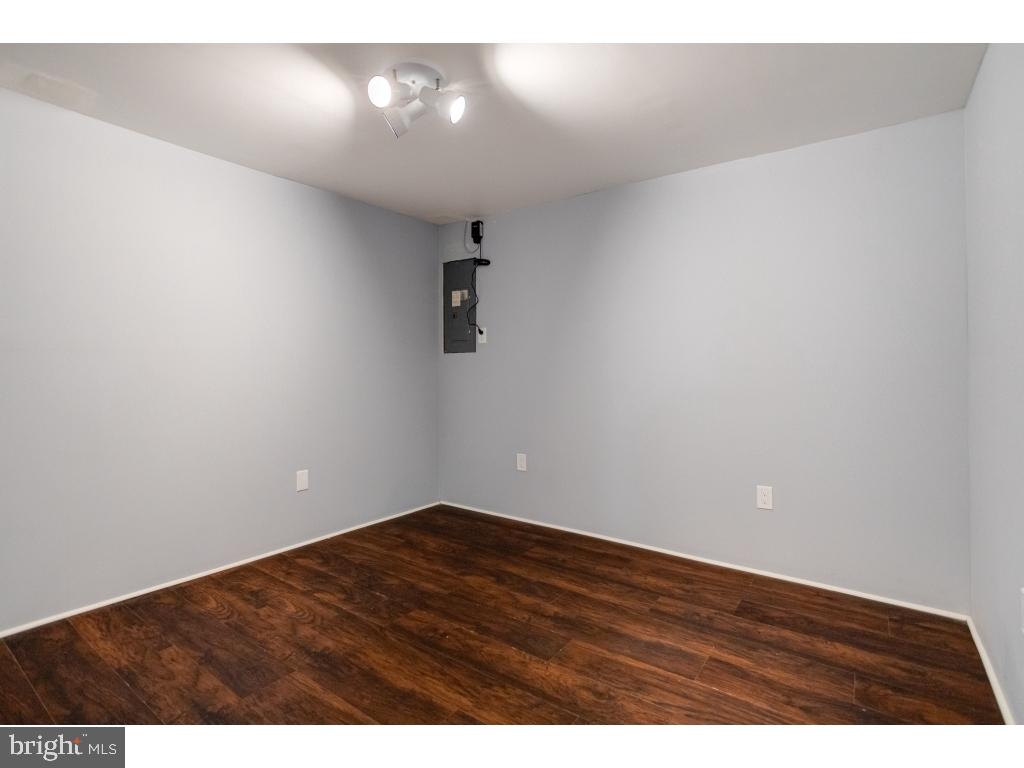 SUBURBIA - Residential