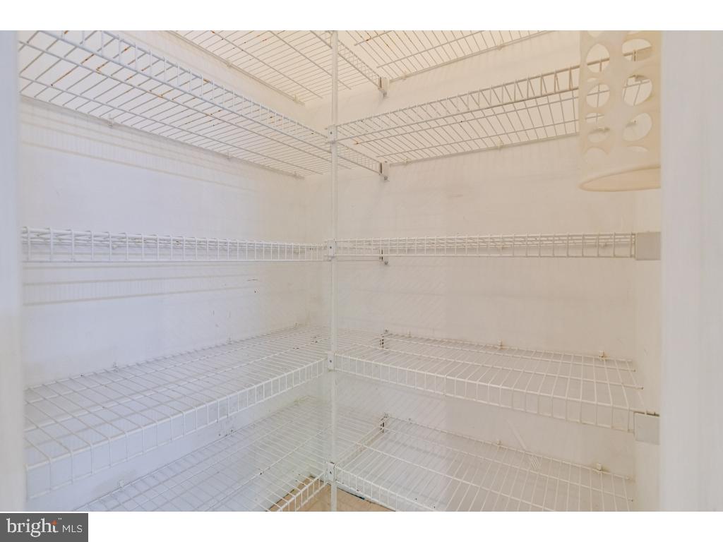 SUBURBIA - Residential