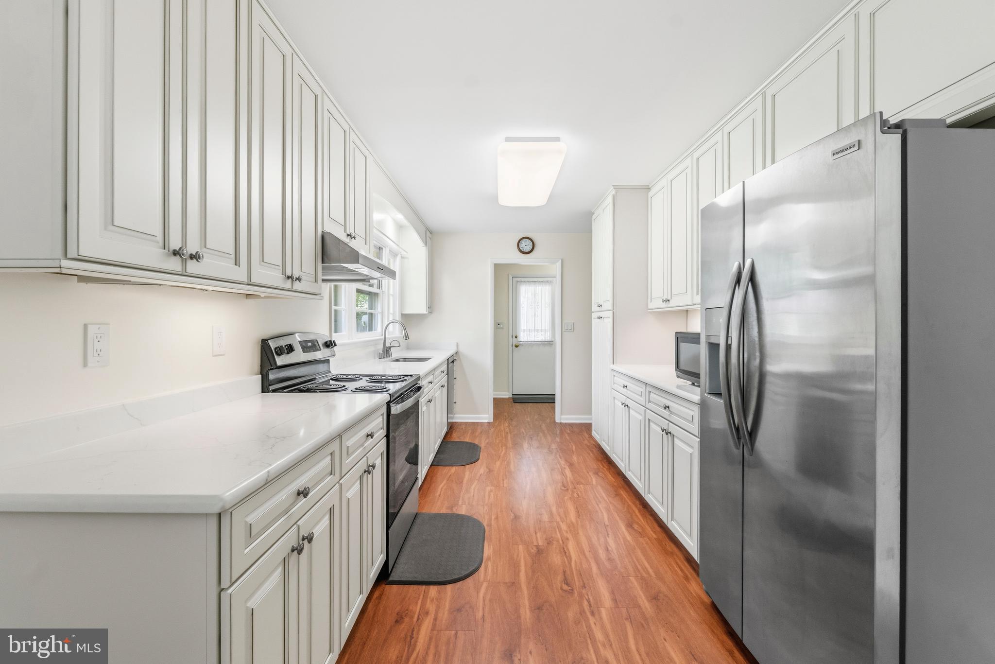 HAMPTON VILLAGE - Residential