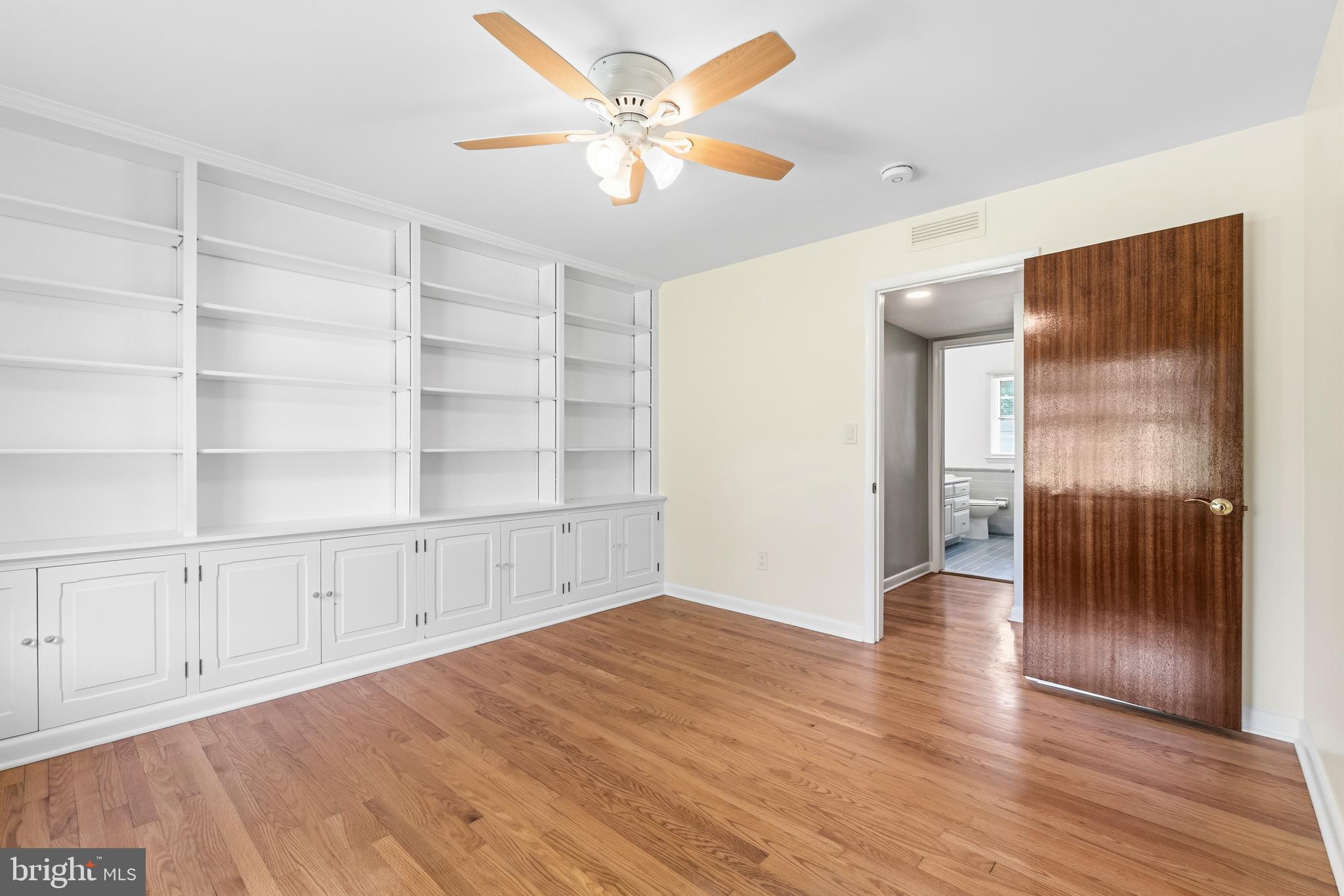 HAMPTON VILLAGE - Residential