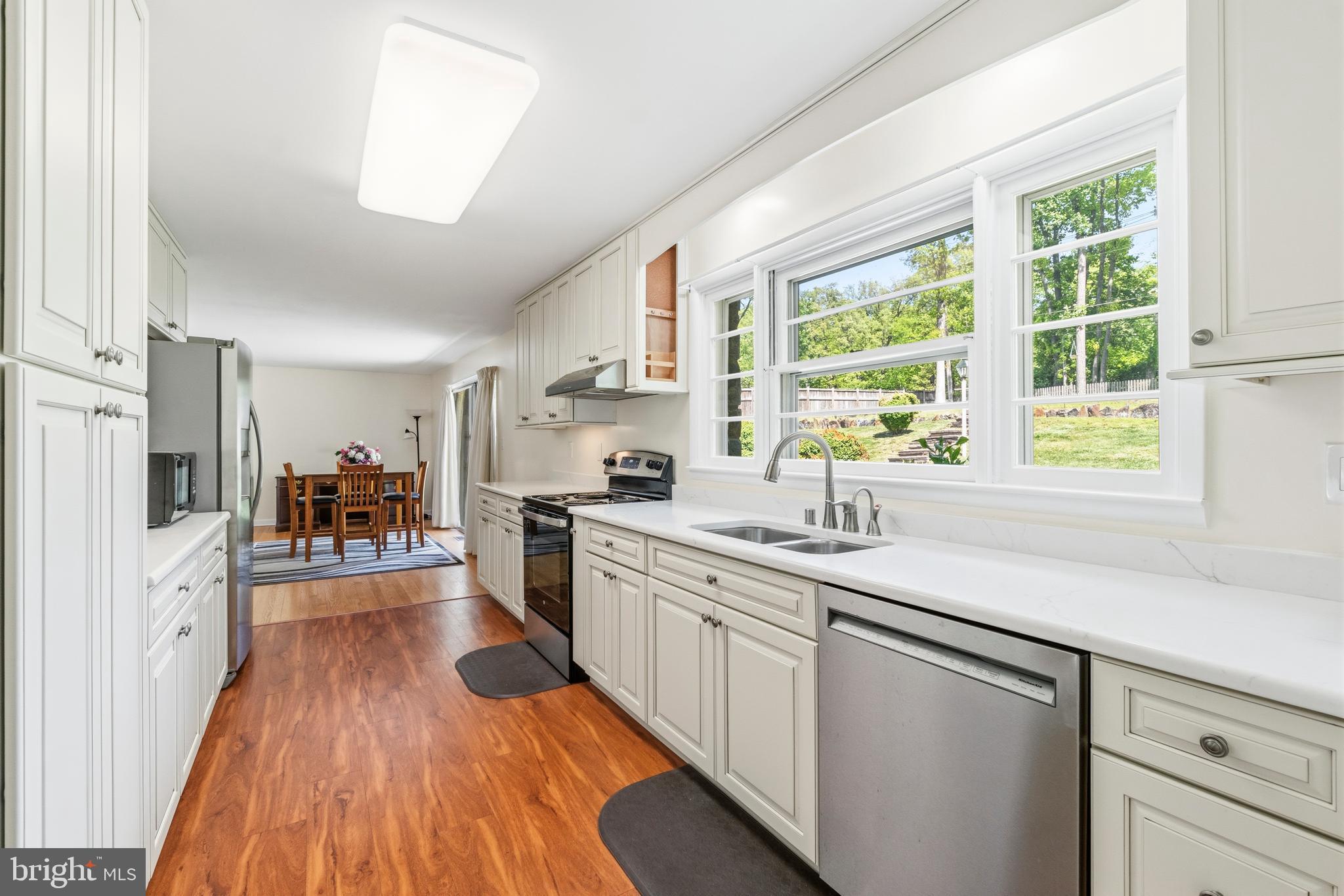 HAMPTON VILLAGE - Residential