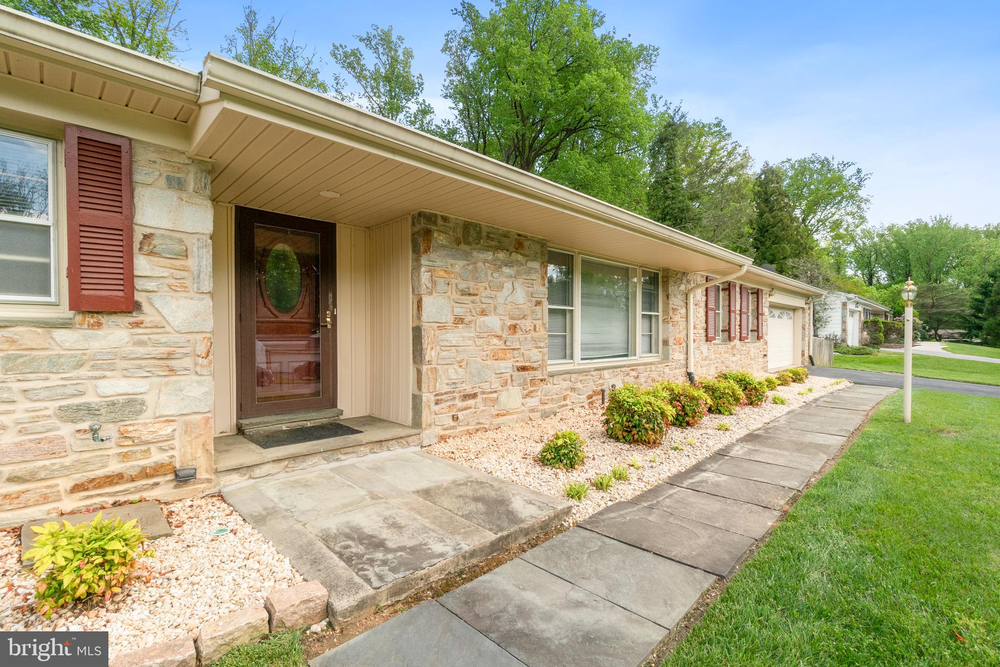 1146 GYPSY LANE E