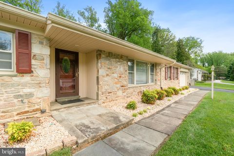 Photo of 1146 Gypsy Lane E, BALTIMORE, MD 21286 (MLS # MDBC2160952)