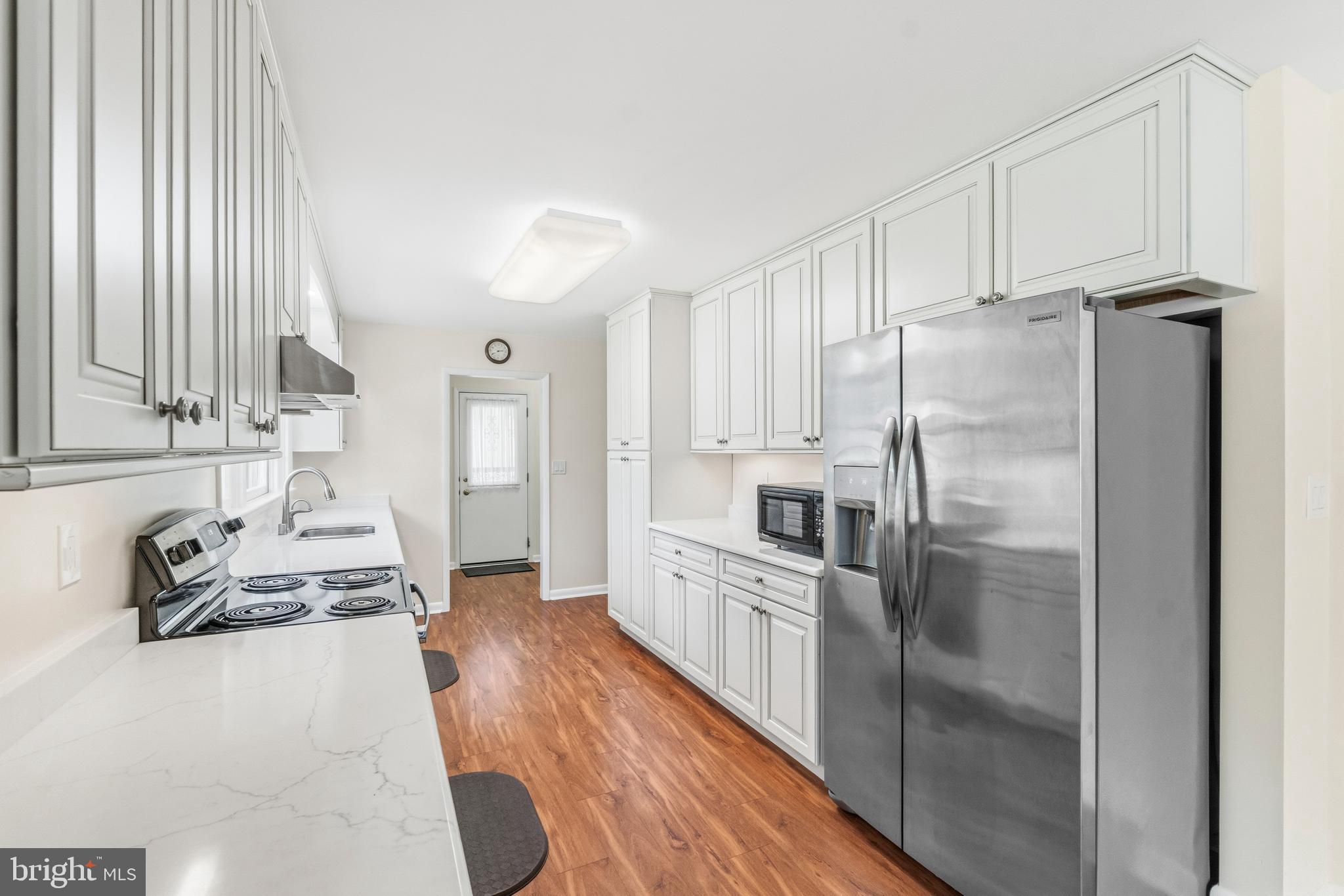 HAMPTON VILLAGE - Residential