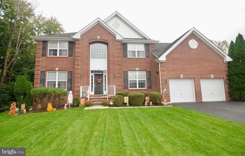 Photo of 114 Connor Court, BURLINGTON, NJ 08016 (MLS # NJBL2105036)