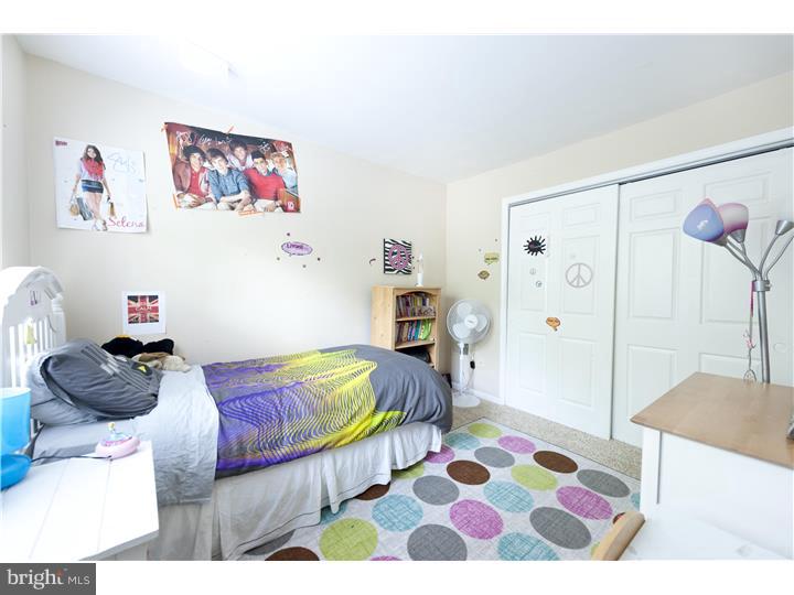 EAGLE CROSSING - Residential Lease