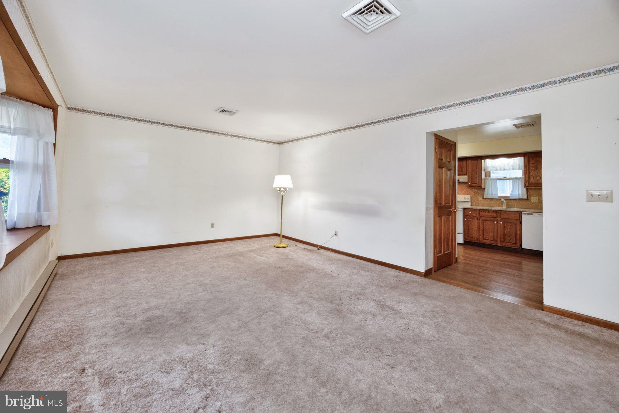 10 FULTON AVENUE