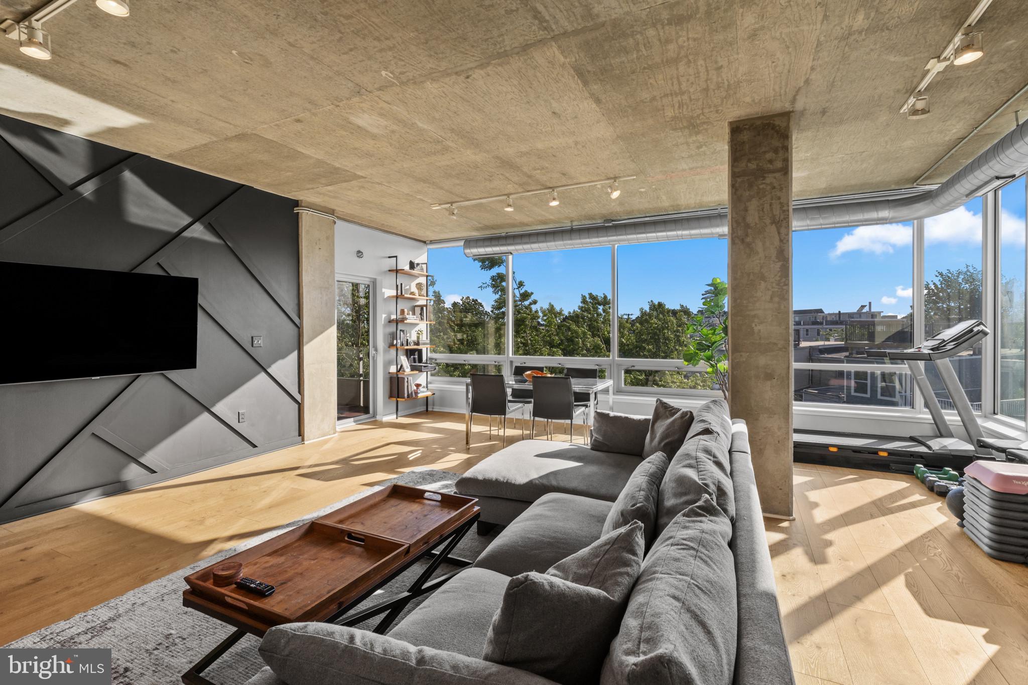 LOCUST POINT - Residential