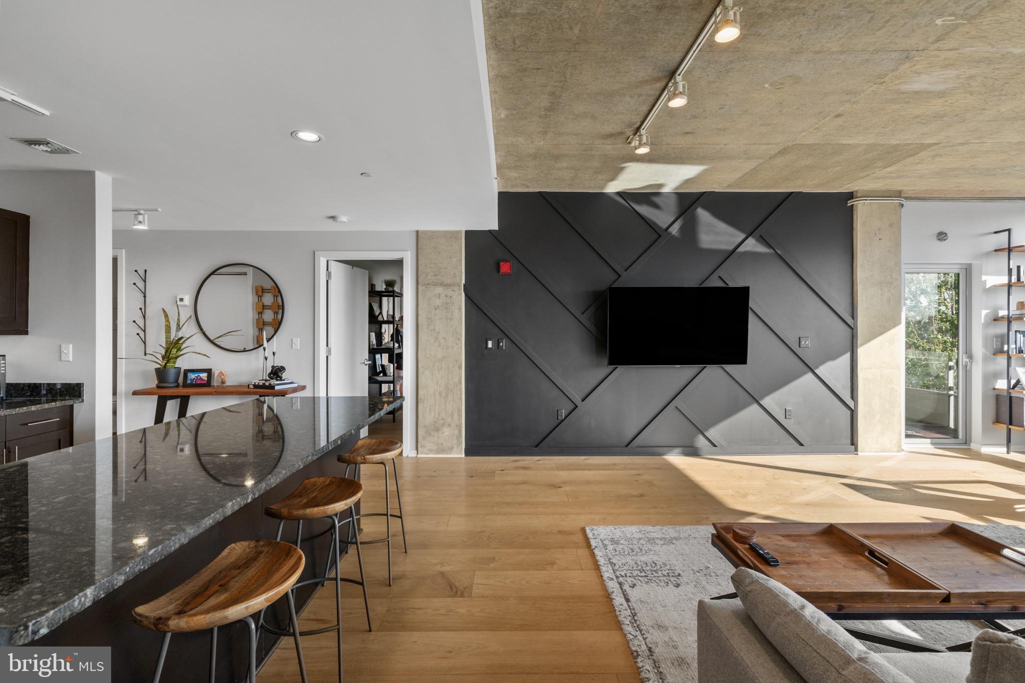 LOCUST POINT - Residential