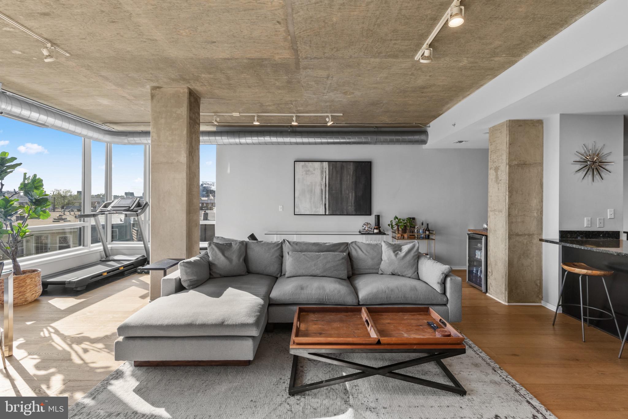 LOCUST POINT - Residential