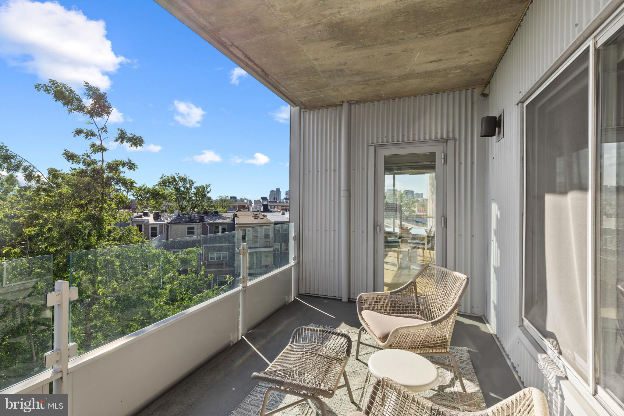 LOCUST POINT - Residential