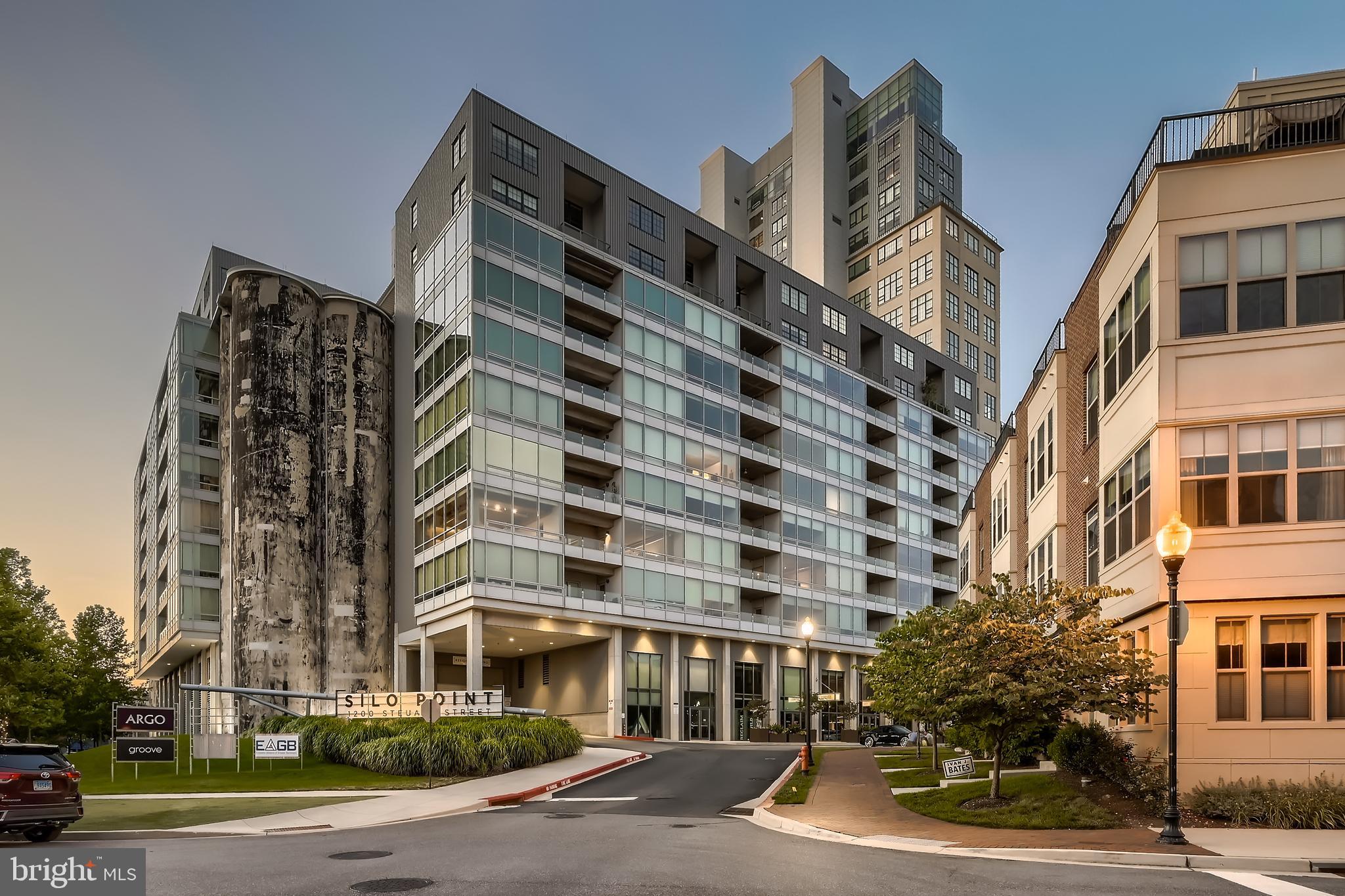 LOCUST POINT - Residential