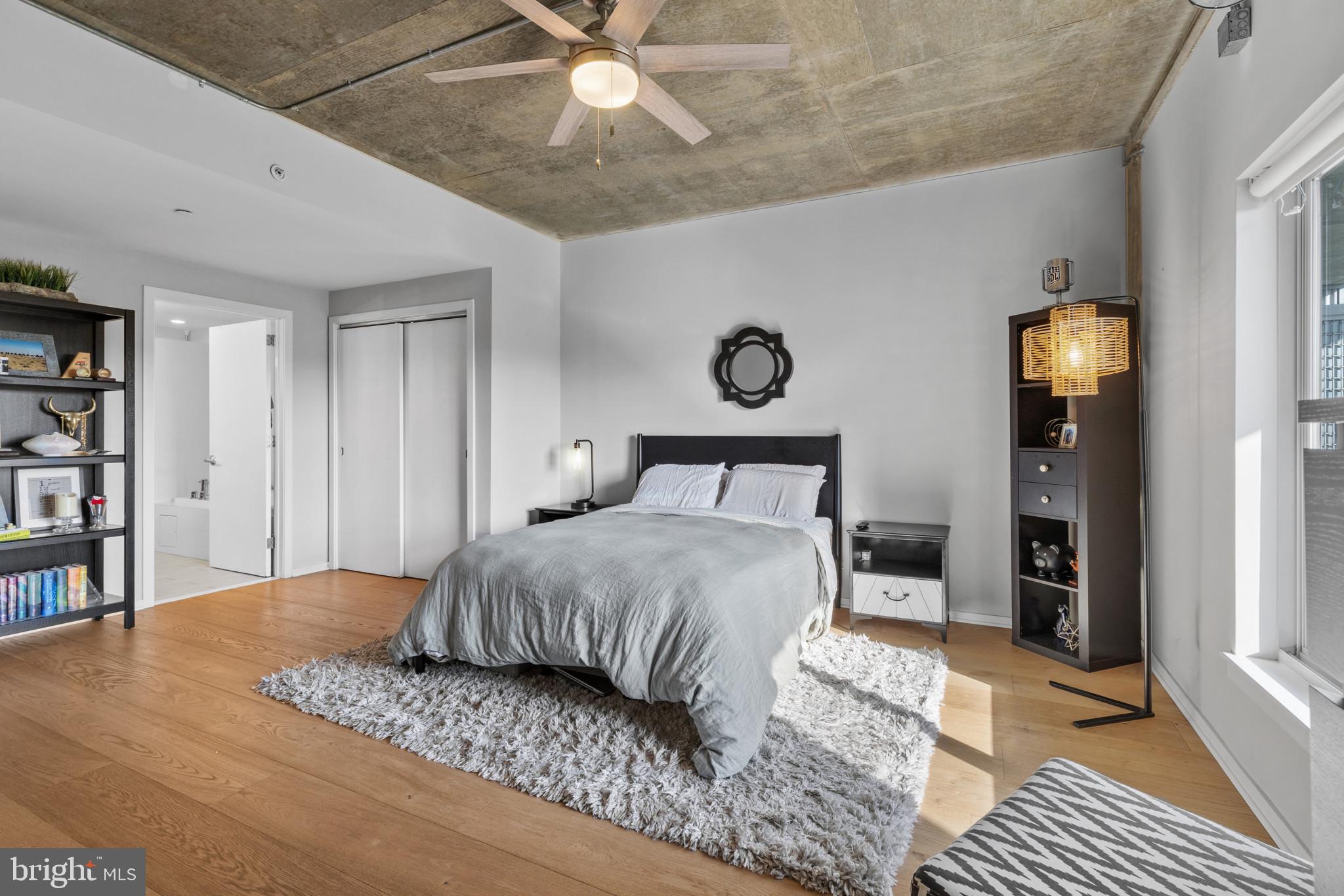 LOCUST POINT - Residential
