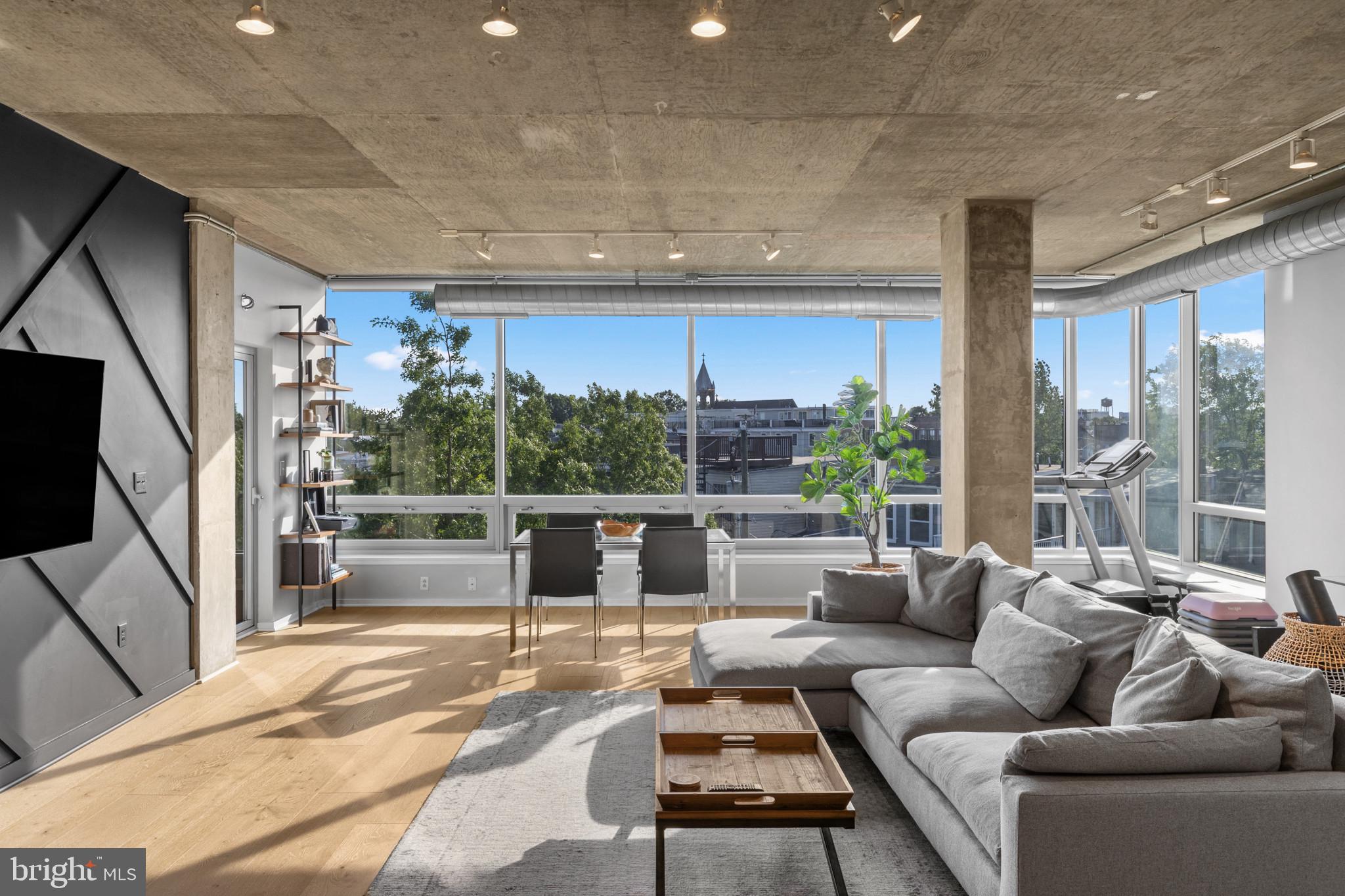 LOCUST POINT - Residential
