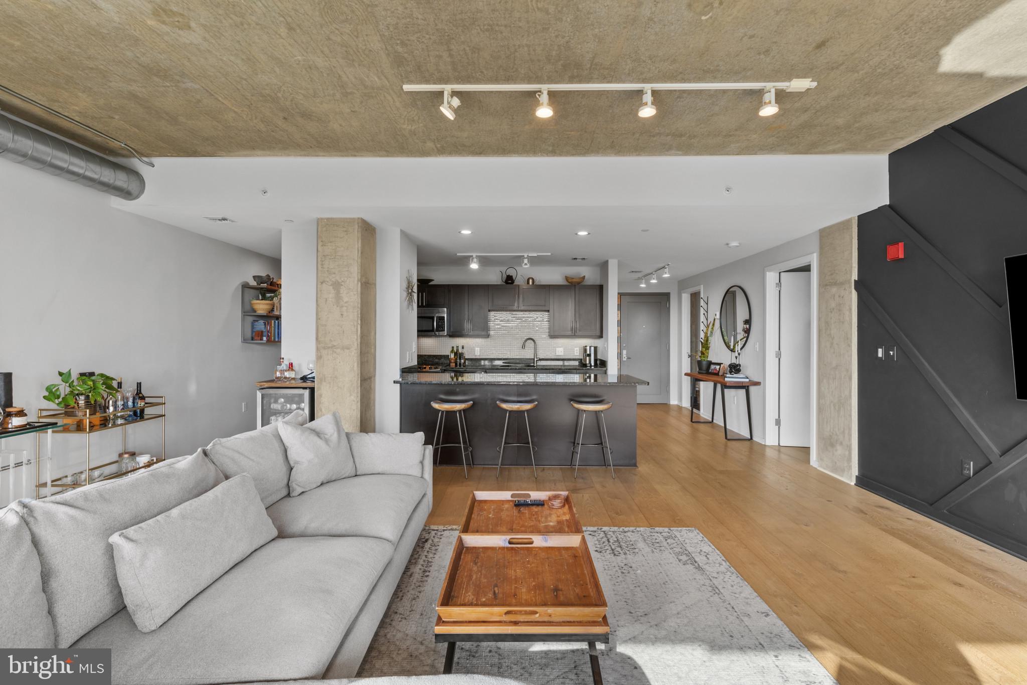 LOCUST POINT - Residential