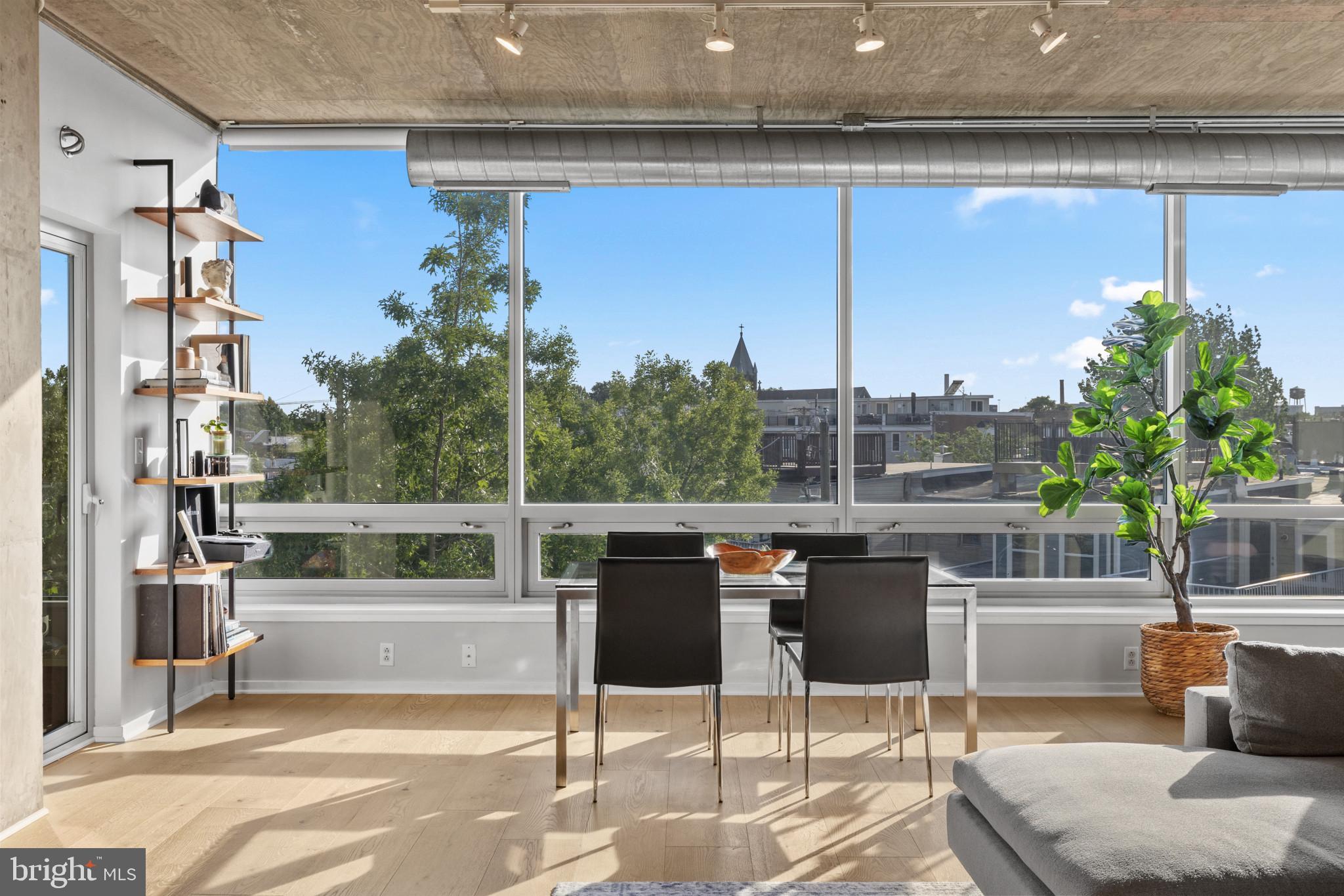 LOCUST POINT - Residential