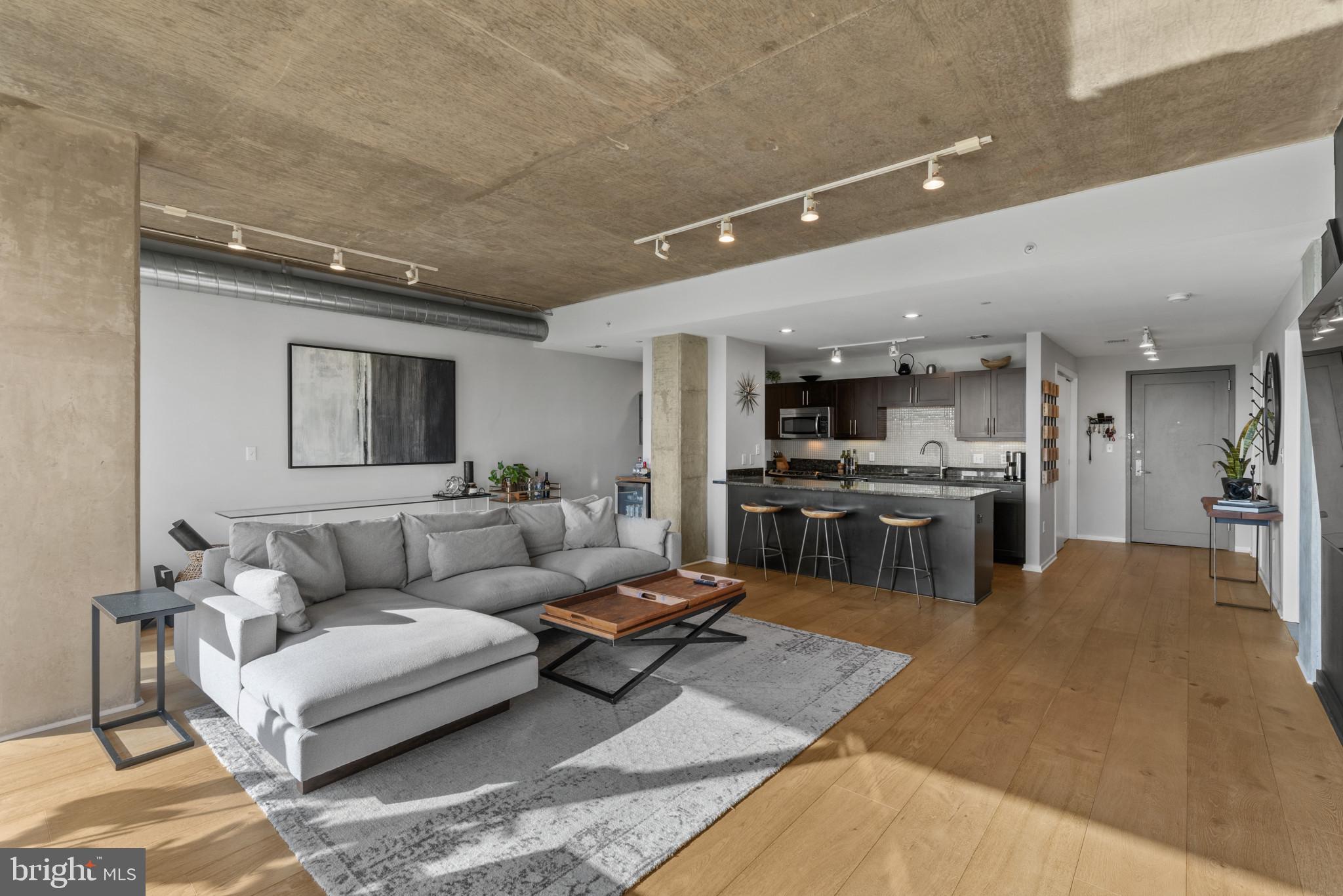 LOCUST POINT - Residential
