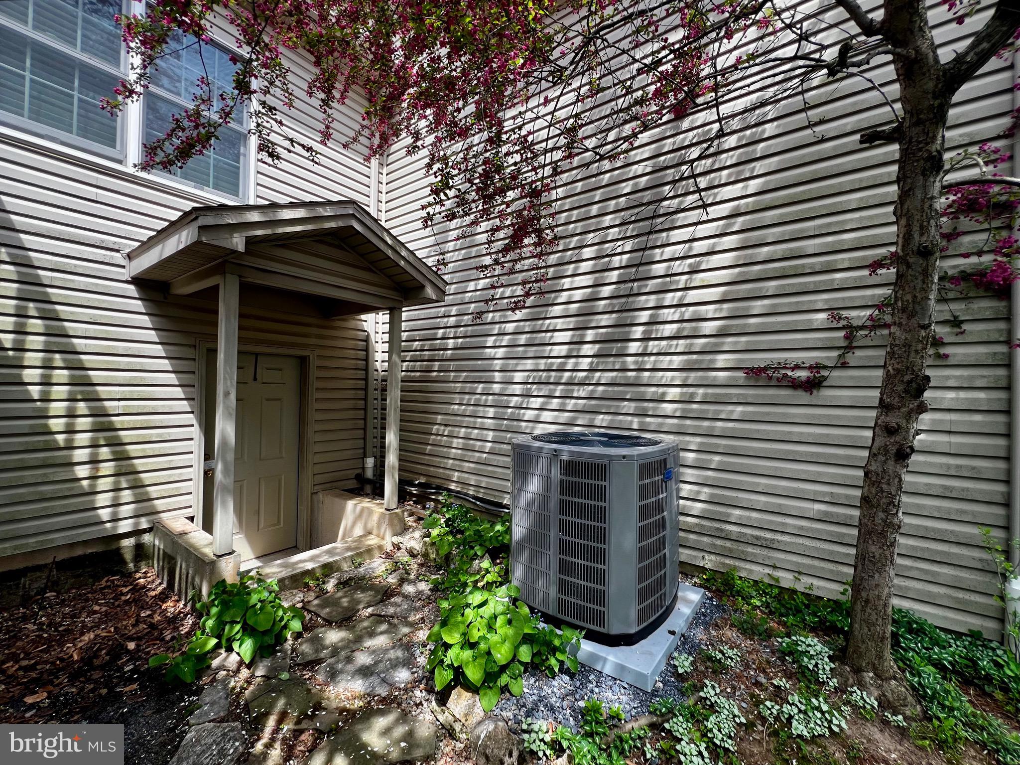 WINDSOR CROSSING - Residential