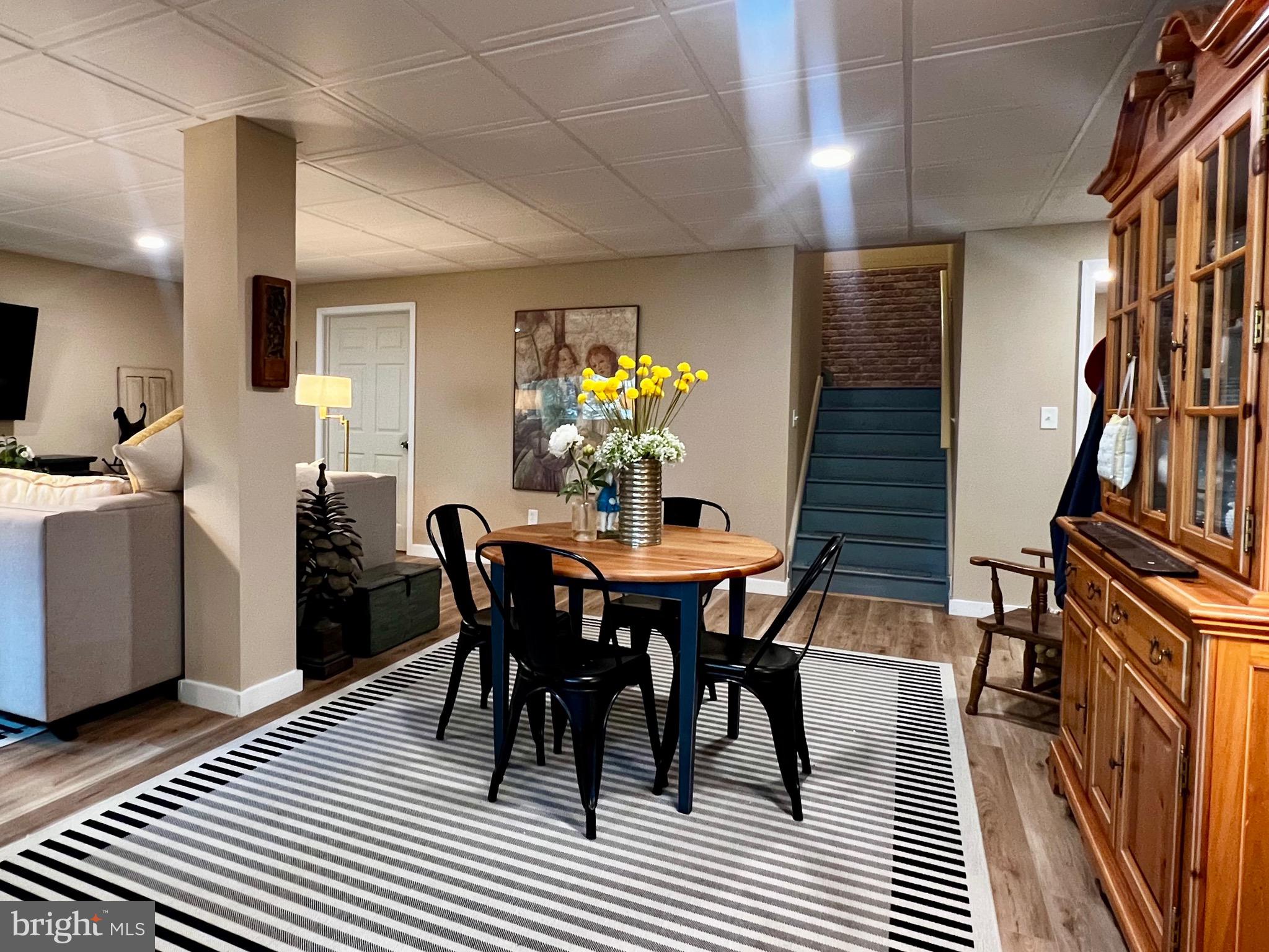 WINDSOR CROSSING - Residential