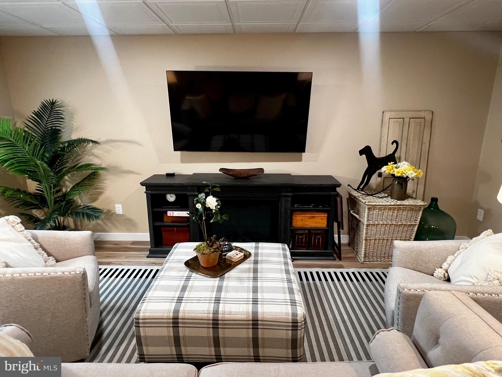 WINDSOR CROSSING - Residential