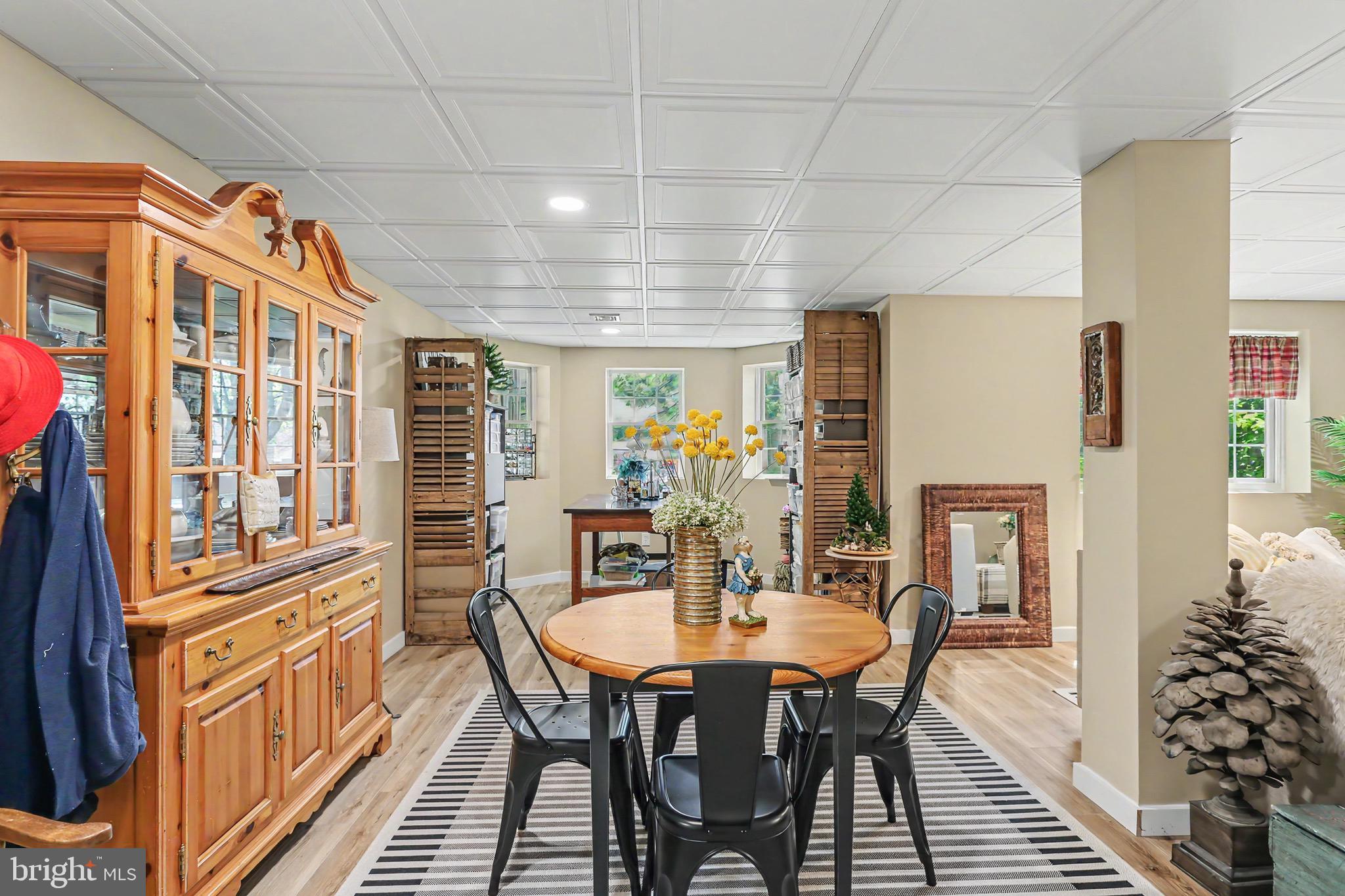 WINDSOR CROSSING - Residential