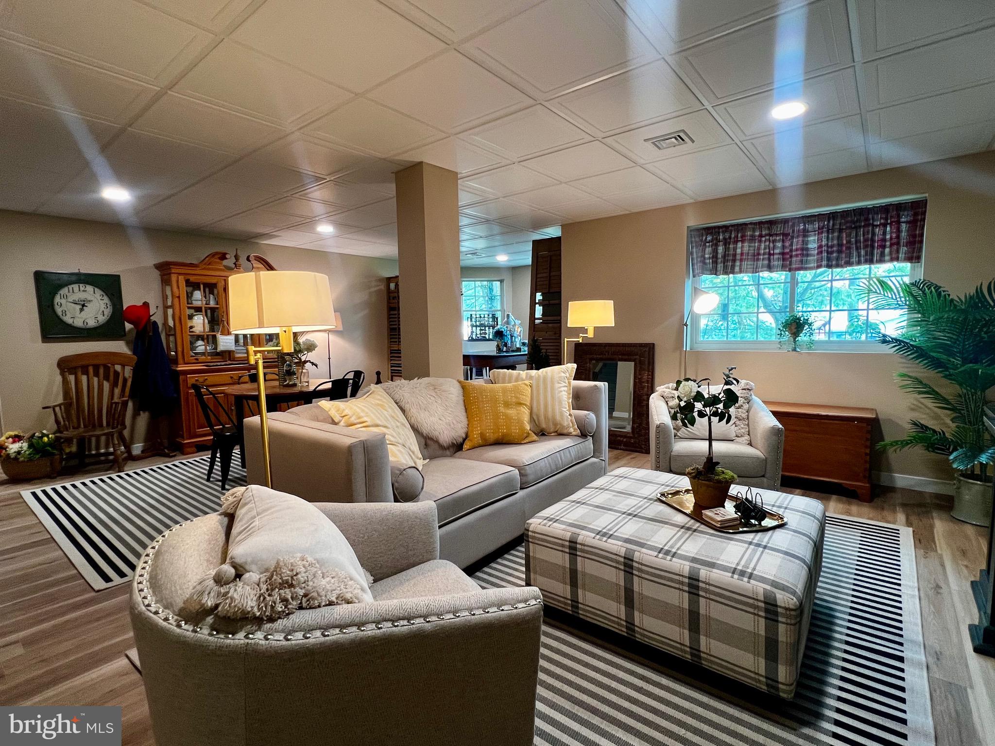 WINDSOR CROSSING - Residential