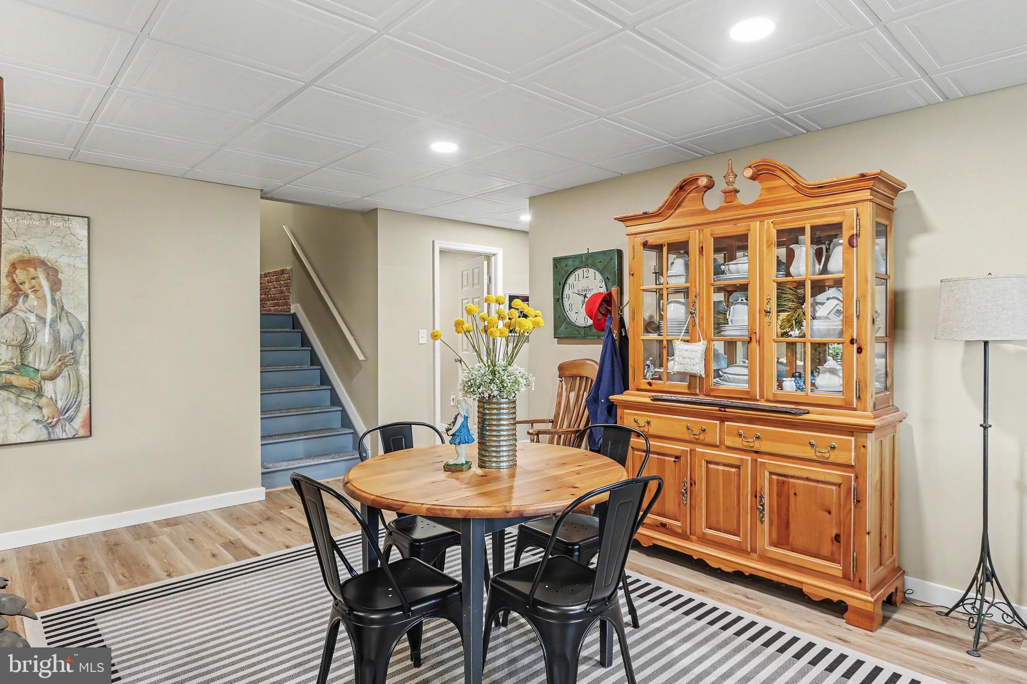 WINDSOR CROSSING - Residential