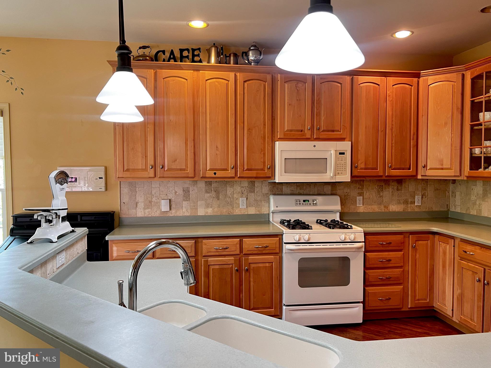 WINDSOR CROSSING - Residential