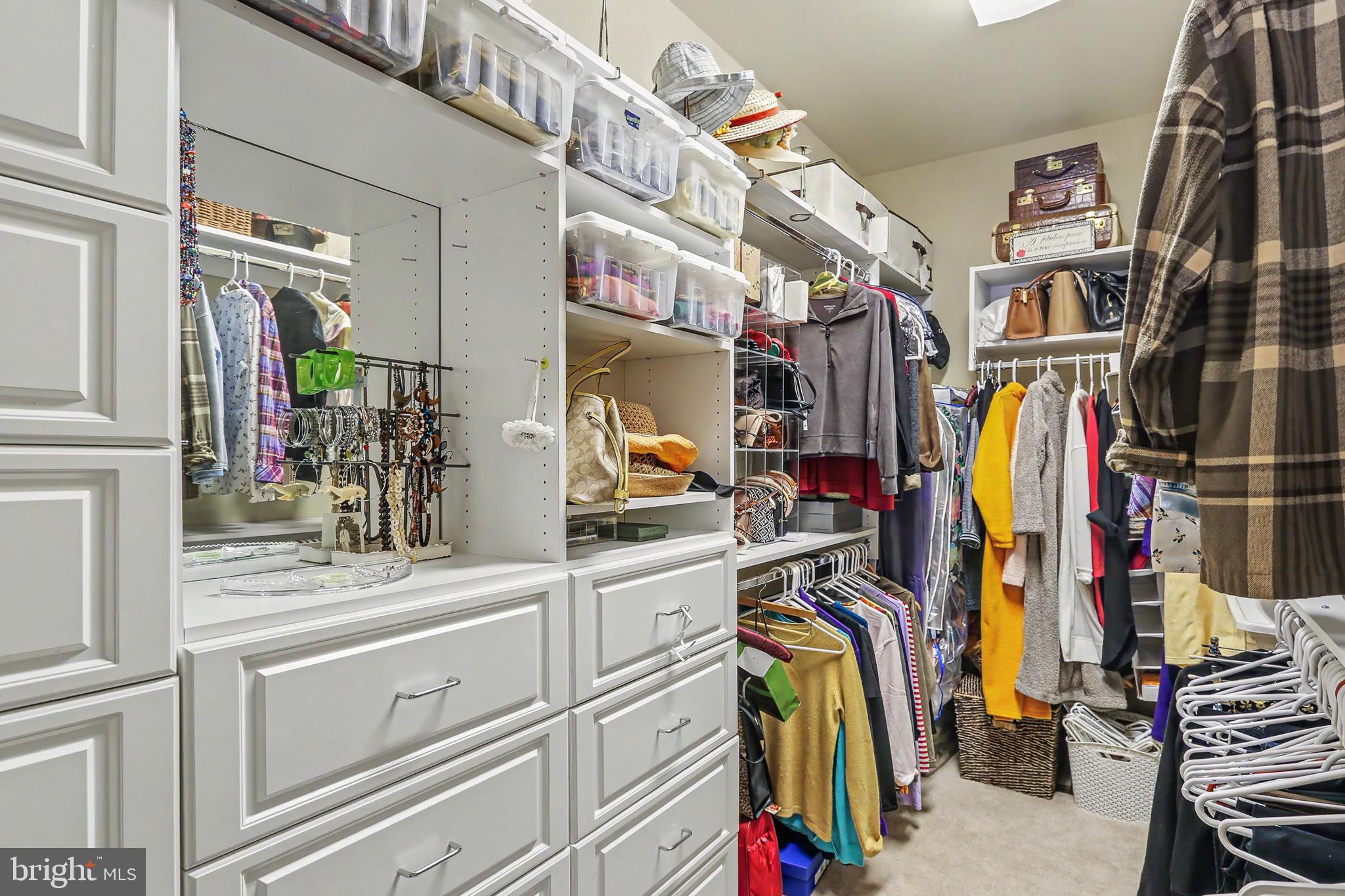 WINDSOR CROSSING - Residential