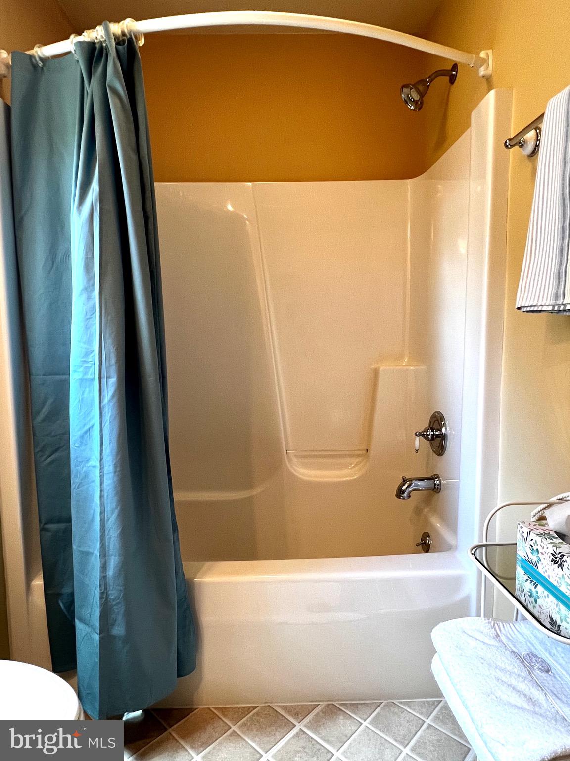 WINDSOR CROSSING - Residential