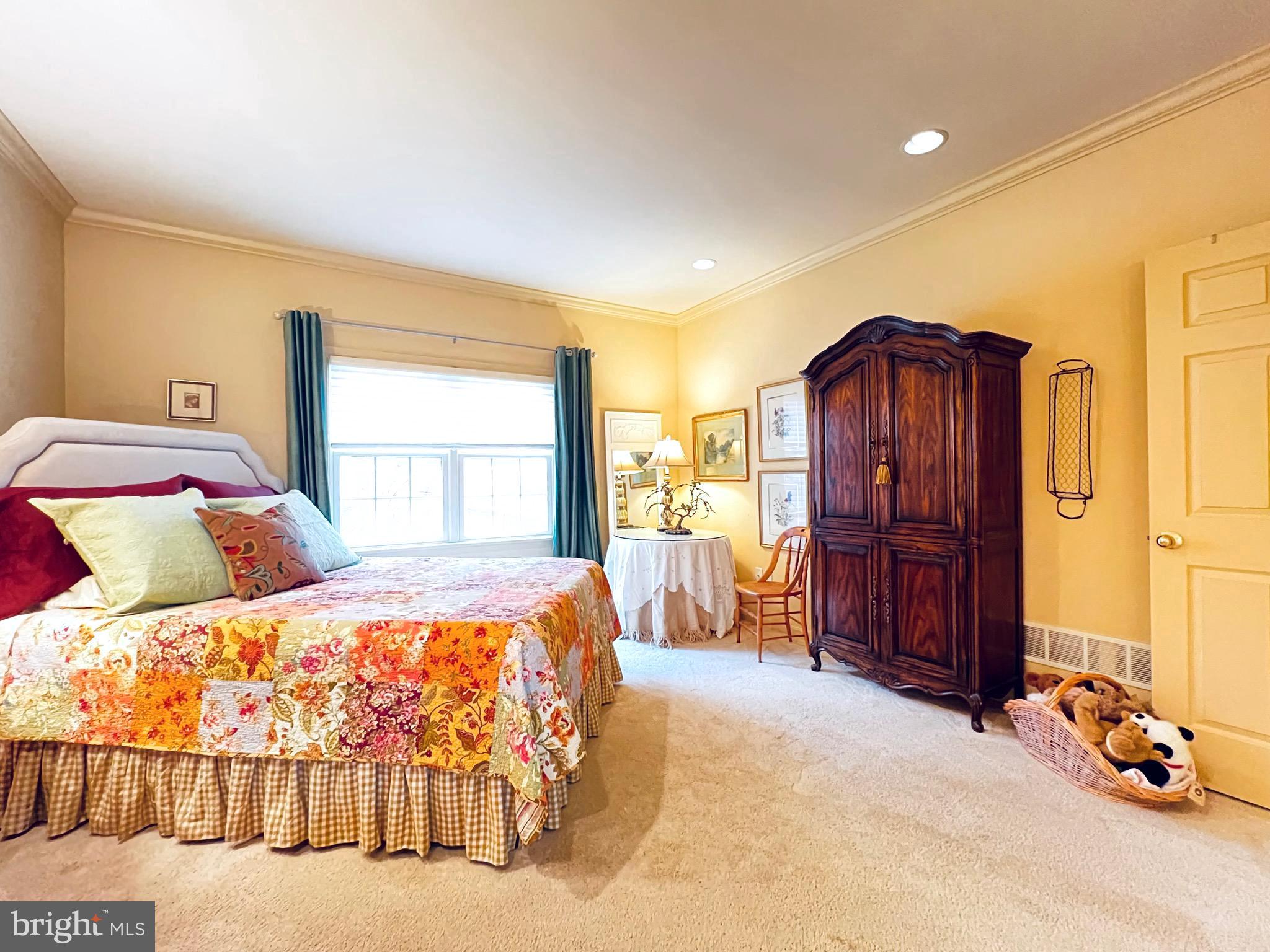 WINDSOR CROSSING - Residential