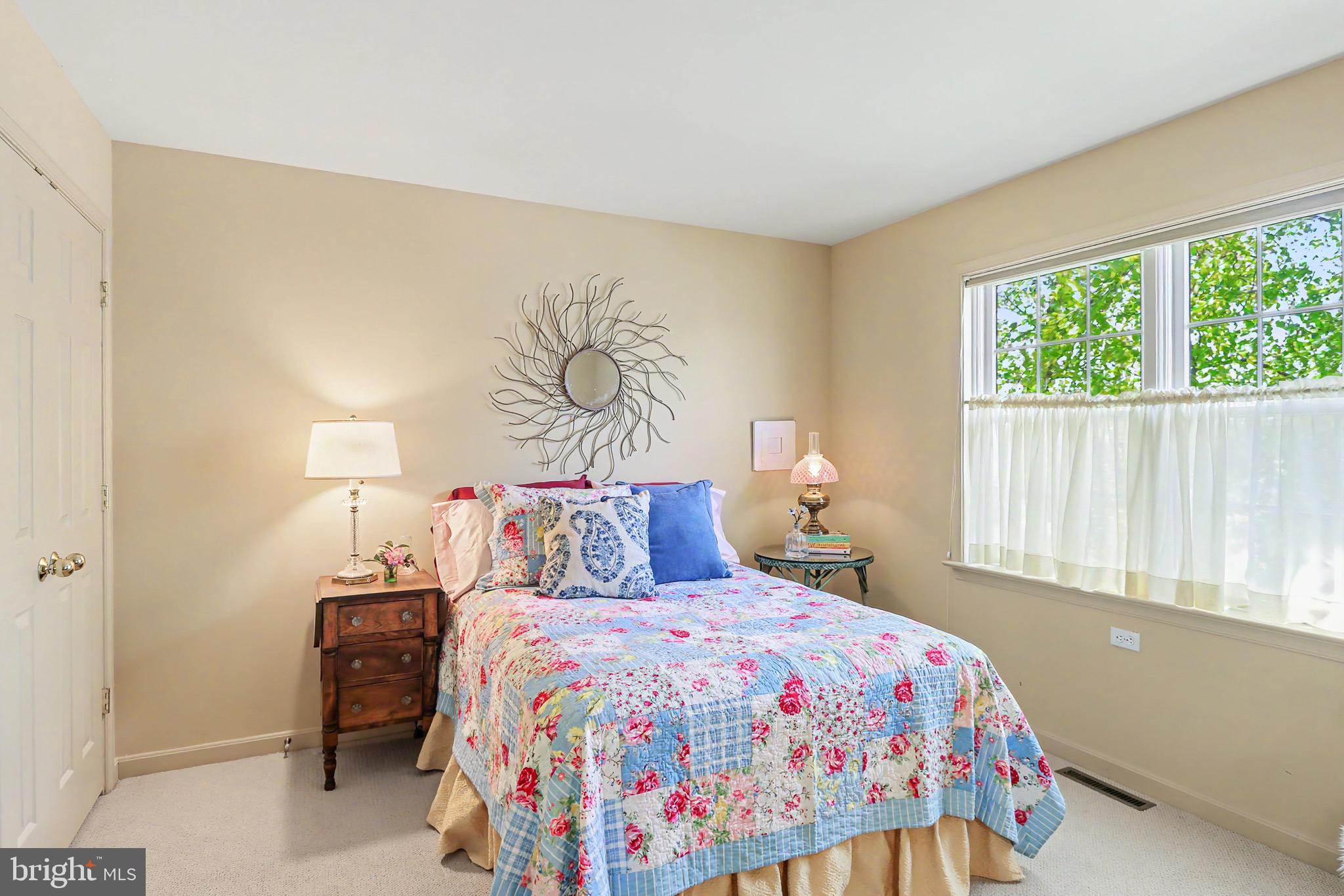 WINDSOR CROSSING - Residential