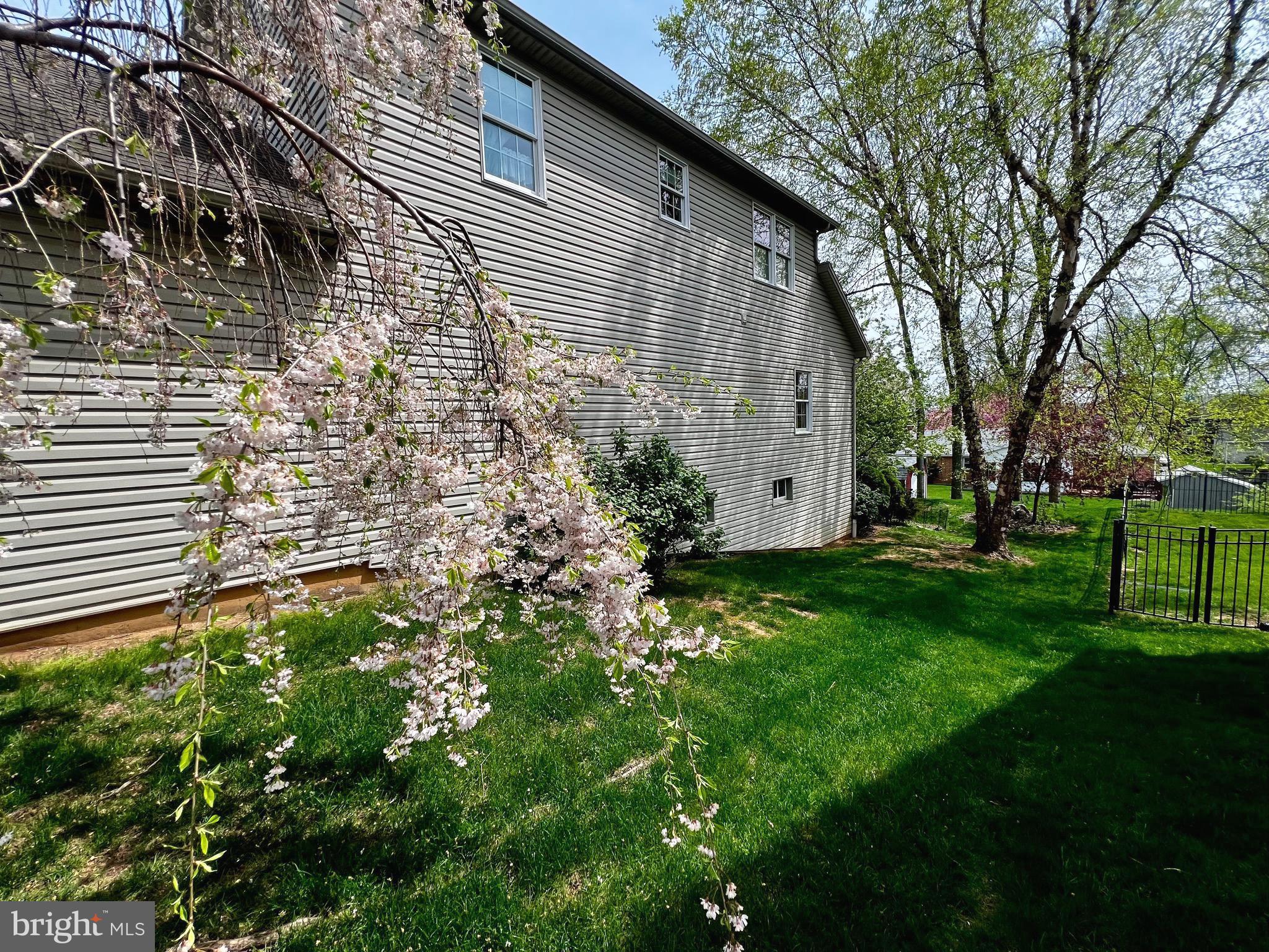 WINDSOR CROSSING - Residential