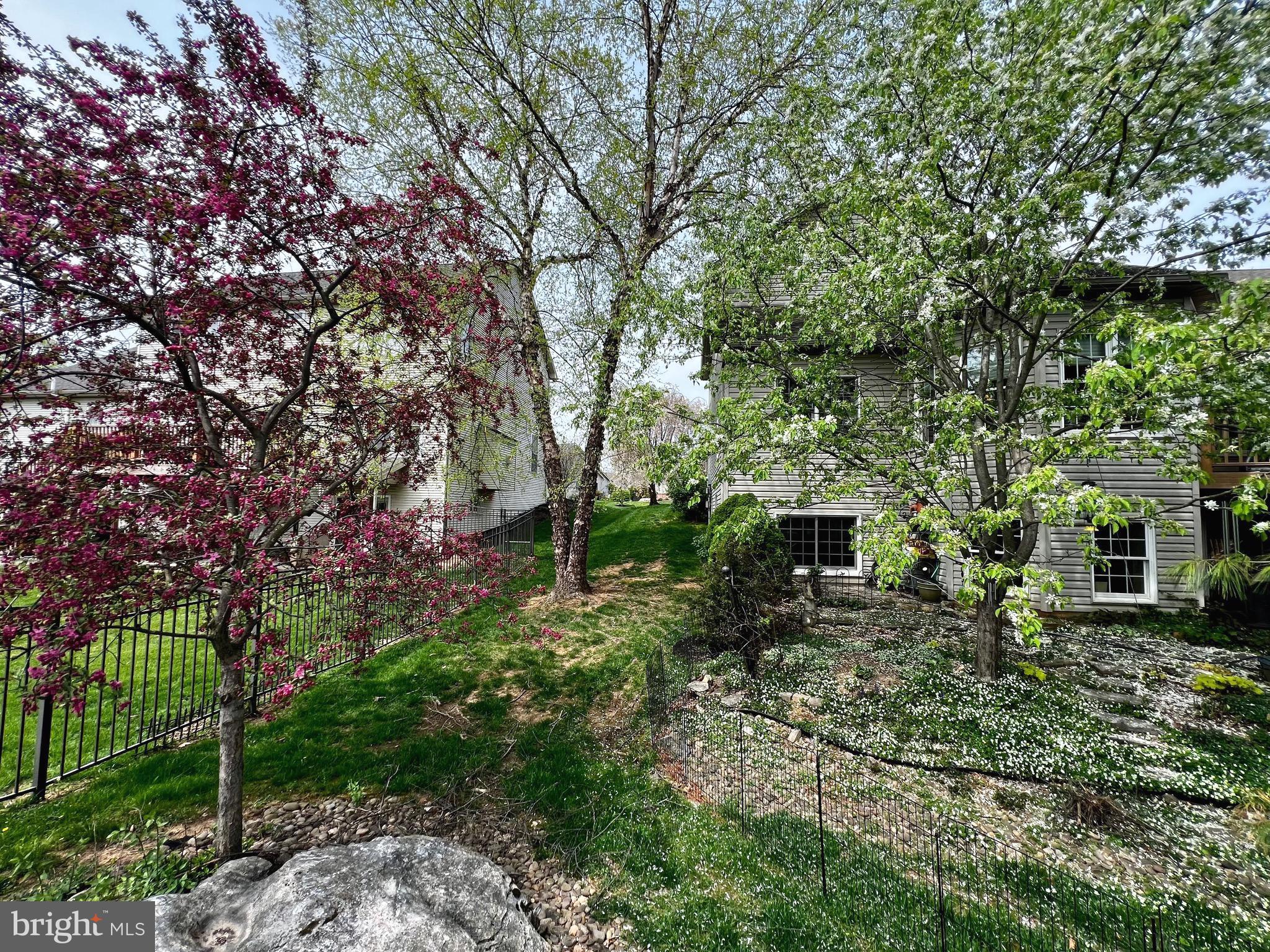 WINDSOR CROSSING - Residential