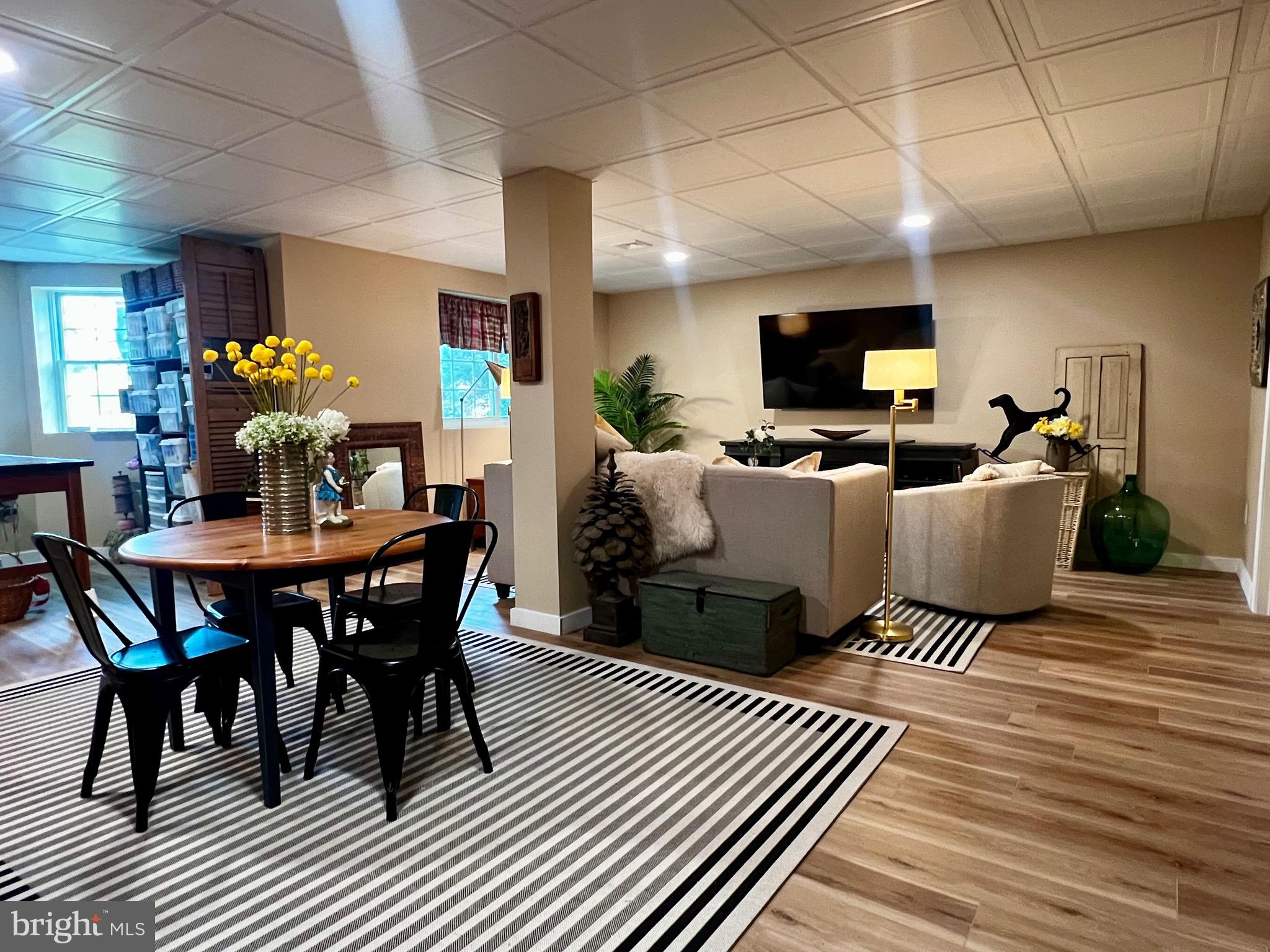 WINDSOR CROSSING - Residential