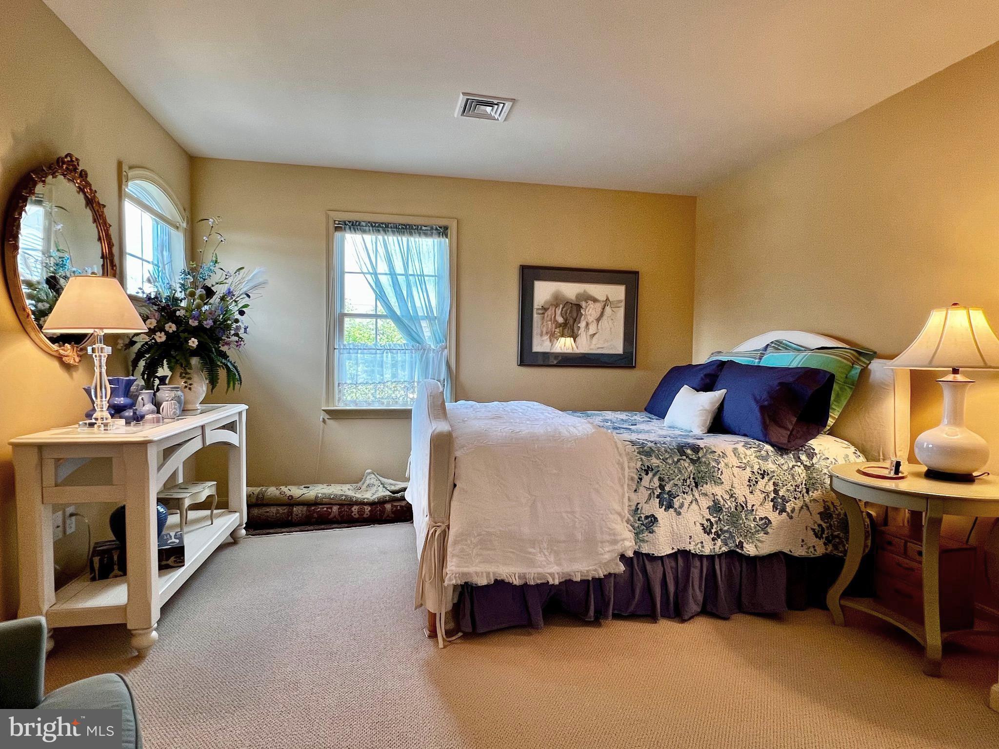 WINDSOR CROSSING - Residential