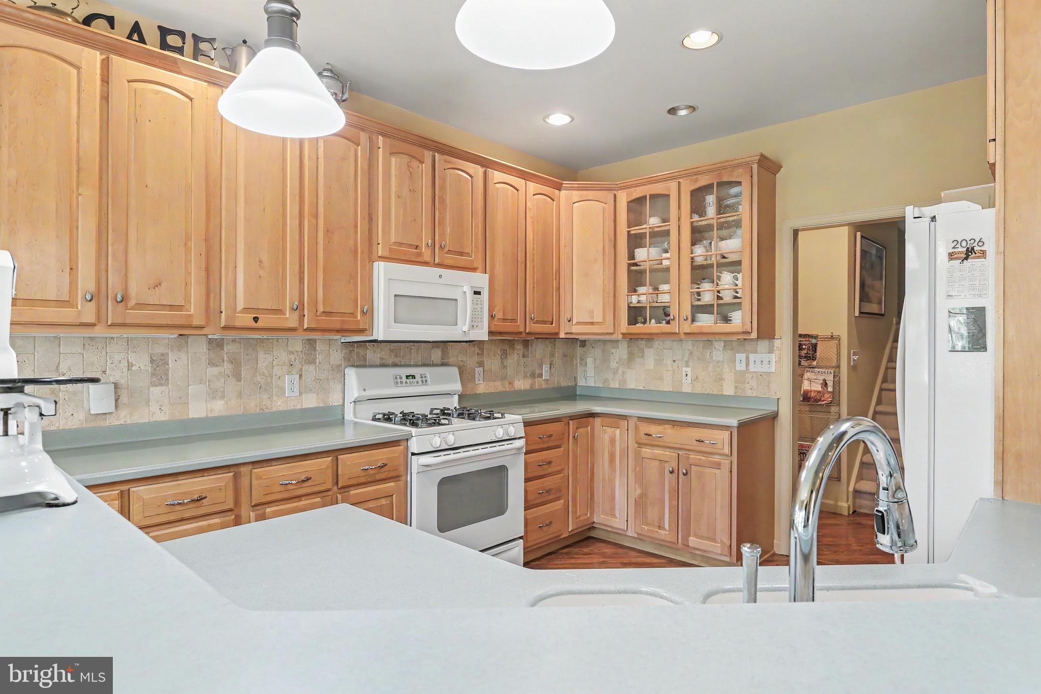 WINDSOR CROSSING - Residential